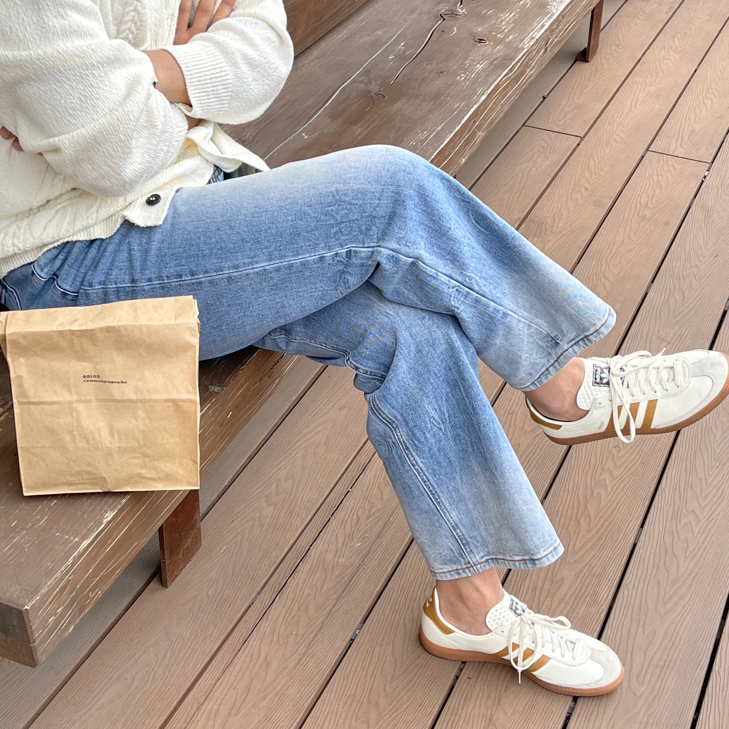 Adidas City Series Triest Cream White 착용 스타일