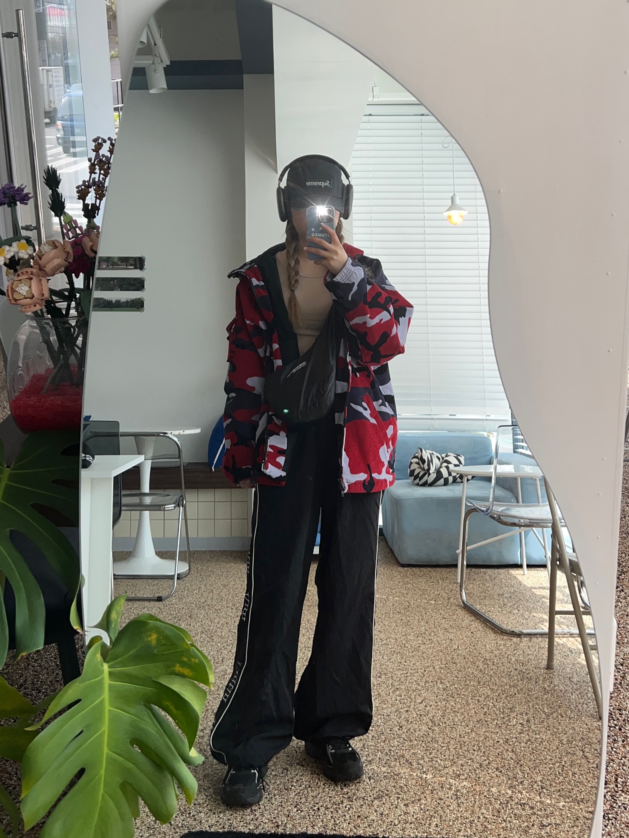 Apple AirPods Max Lightning Space Gray (Korean Ver.), Supreme Inset Gel Camp Cap Black - 22SS 착용 스타일