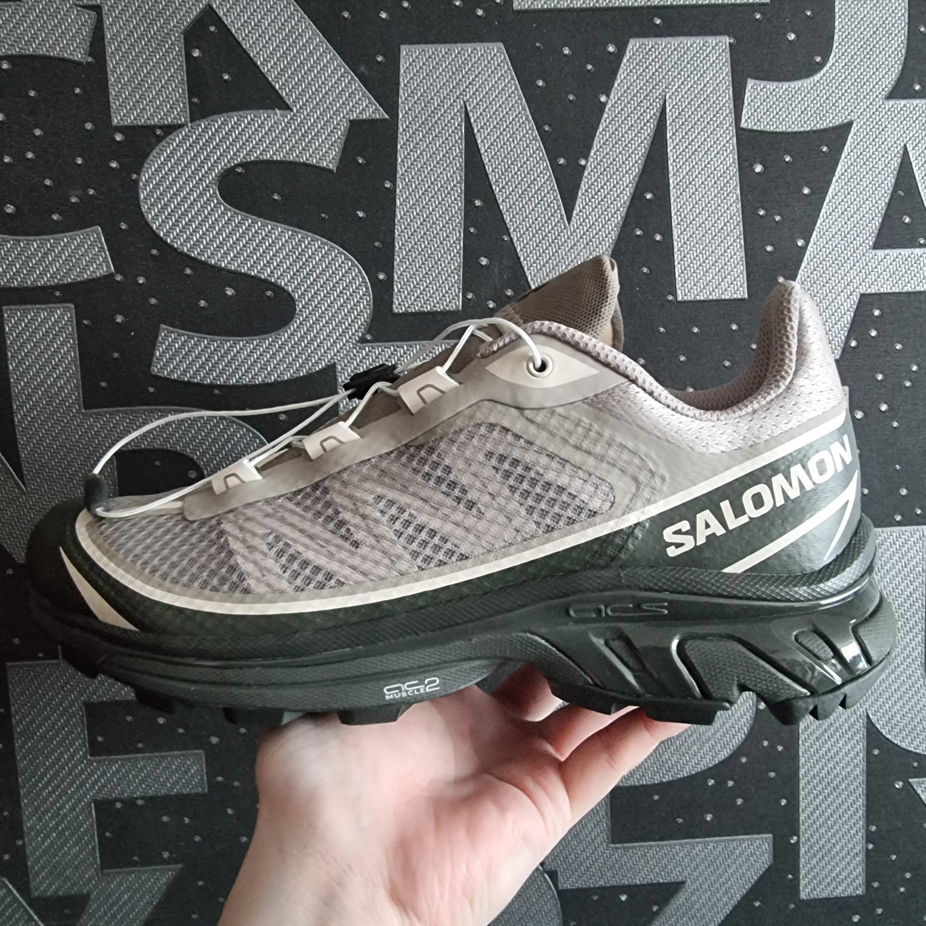 Salomon XT-6 FT Vintage Khaki 착용 스타일 - 1