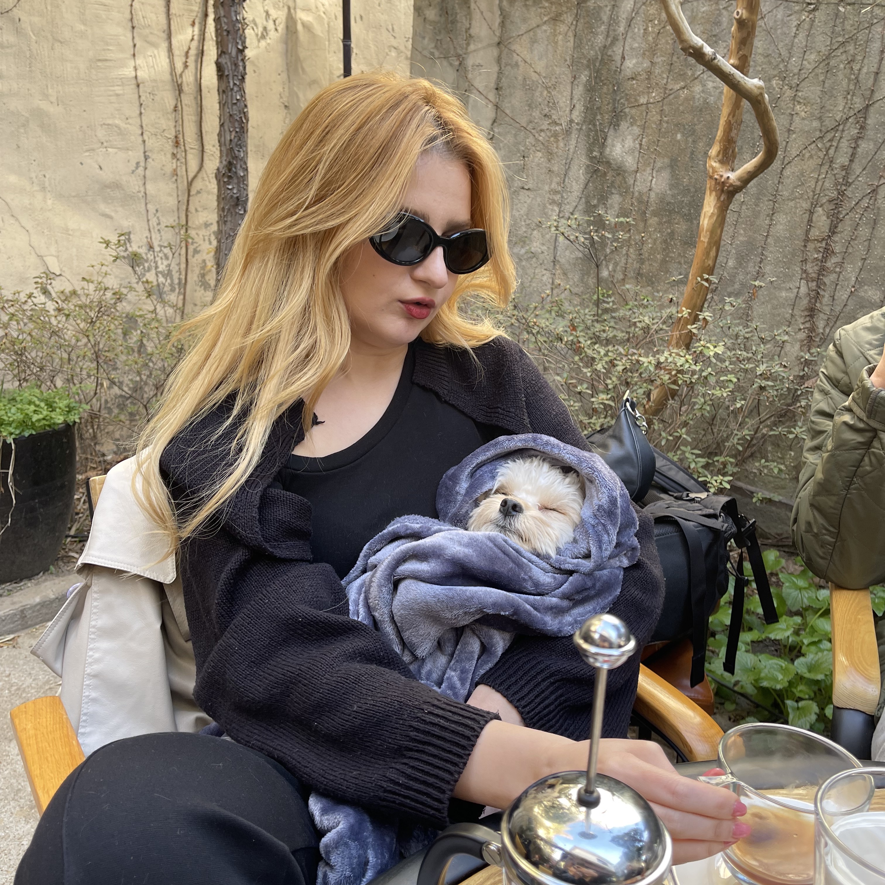 Gentle Monster x Maison Margiela MM005 Black Black 착용 스타일