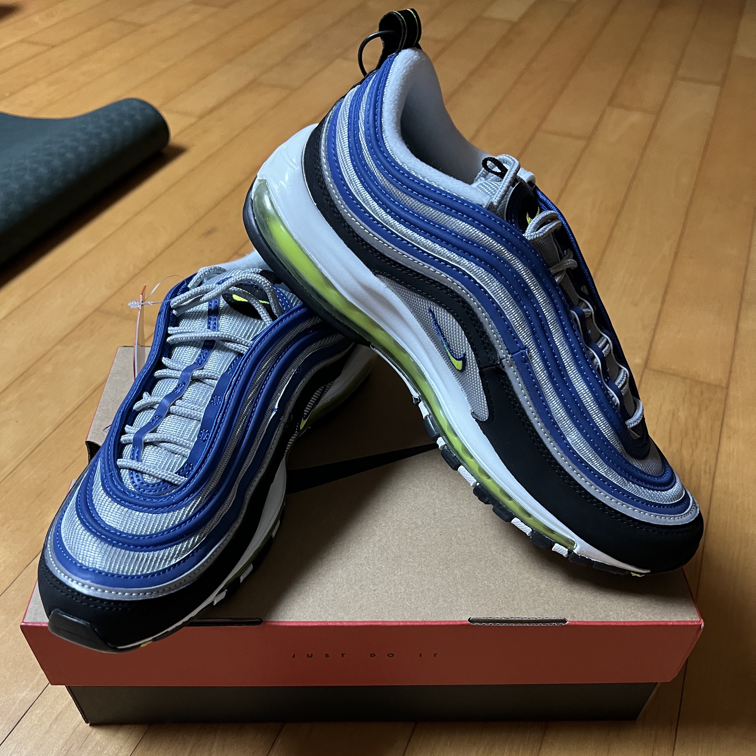 Nike Air Max 97 OG Atlantic Blue and Voltage Yellow 착용 스타일
