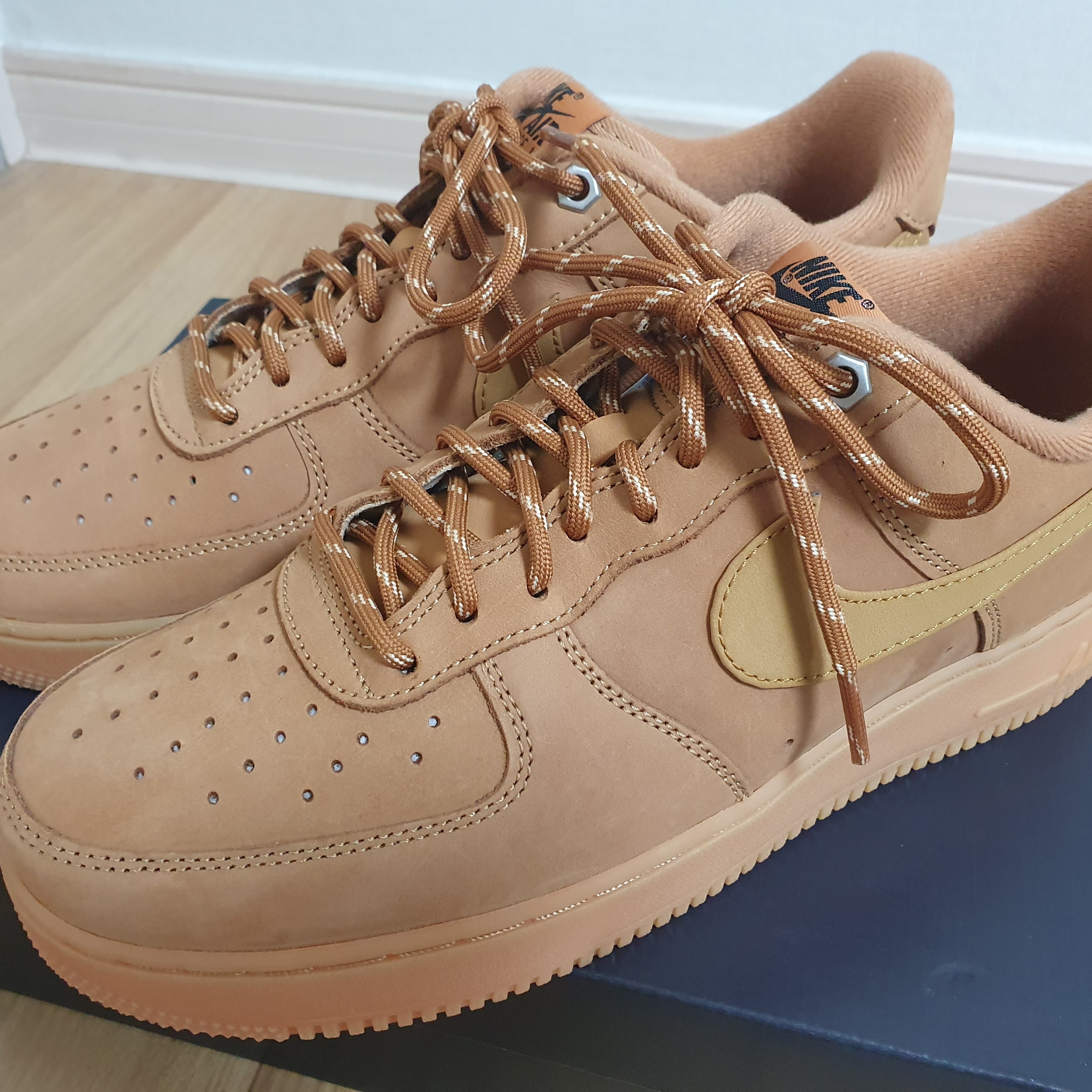 Nike Air Force 1 '07 WB Flax 착용 스타일