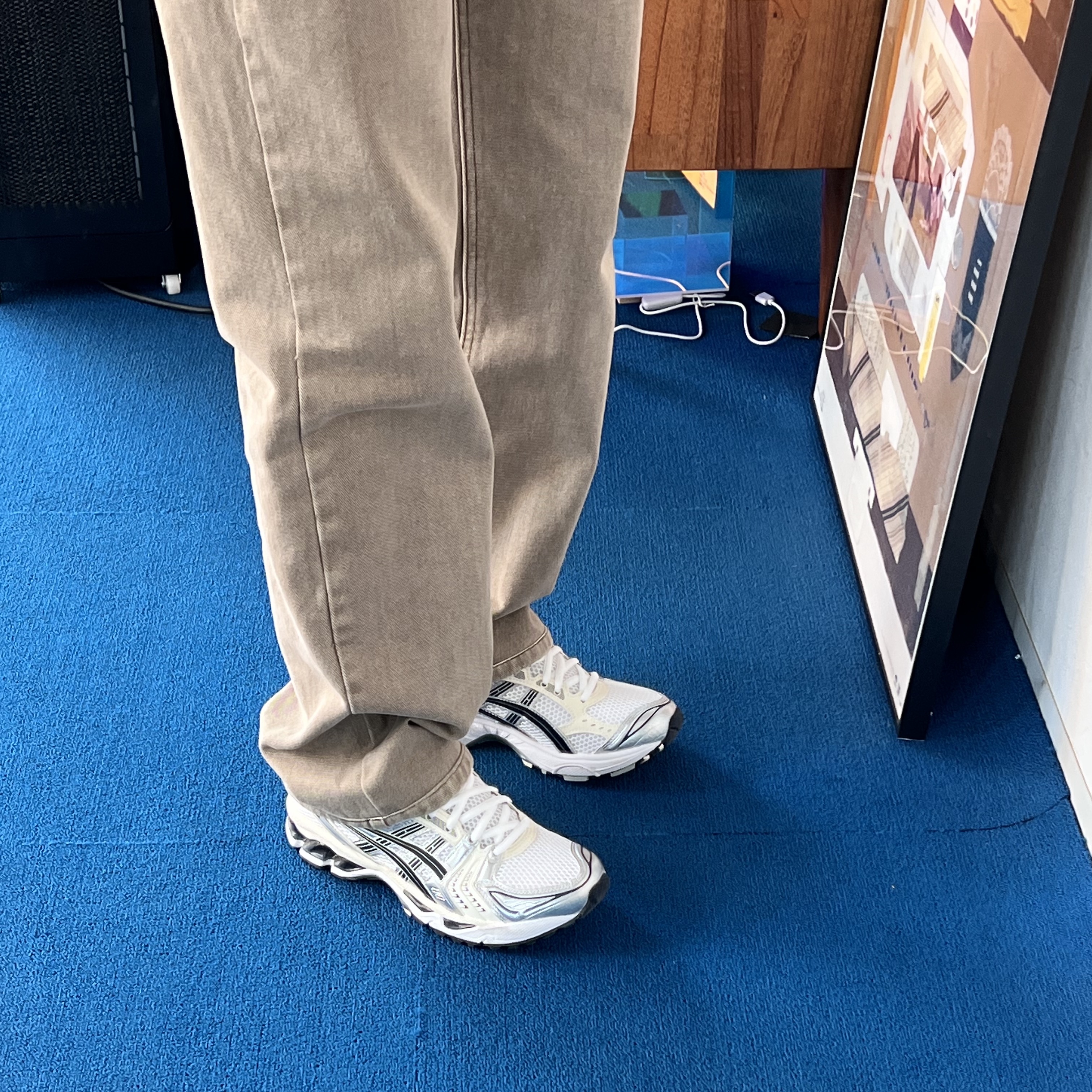 (W) Asics Gel-Kayano 14 White Midnight 착용 스타일