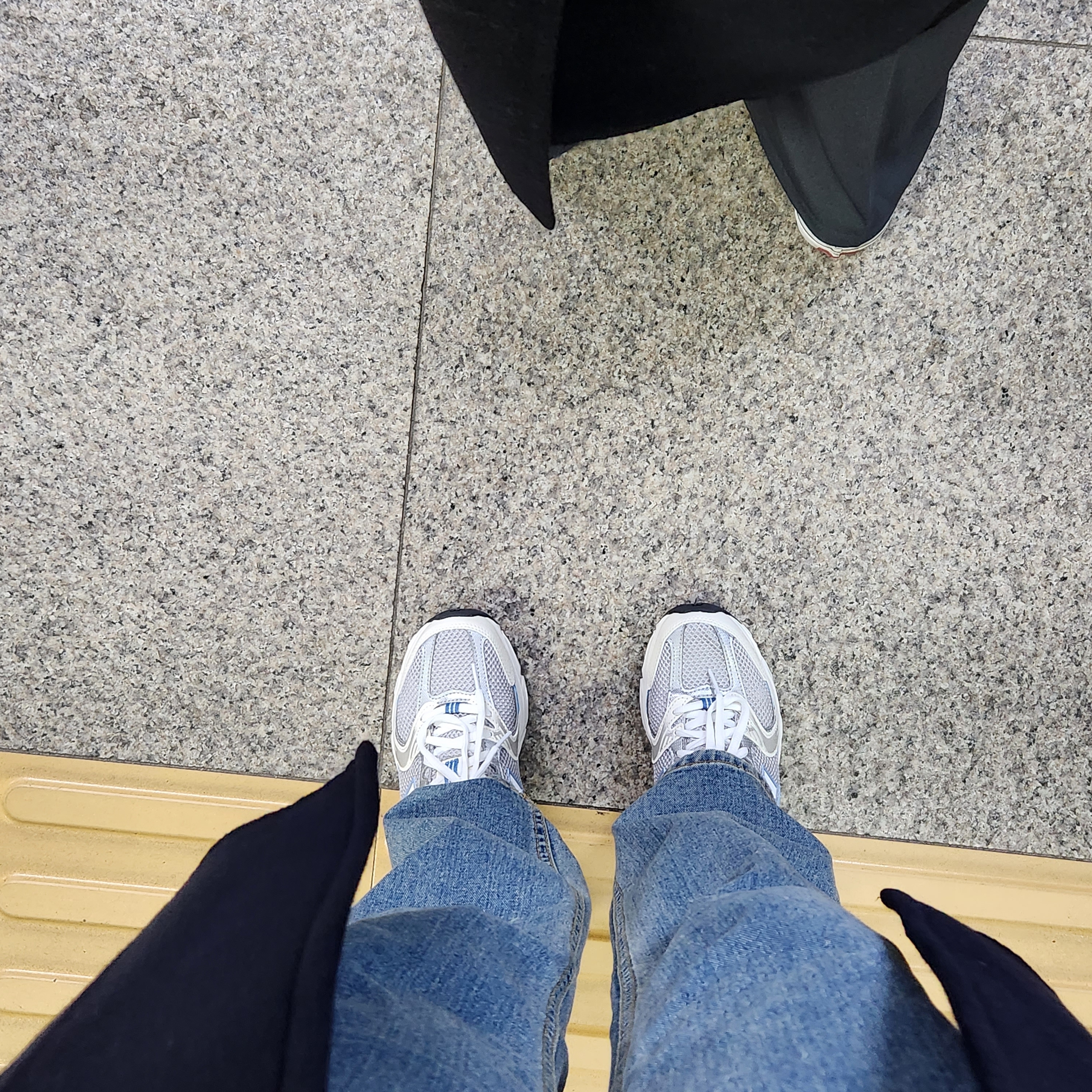 New Balance 530 Steel Blue 착용 스타일
