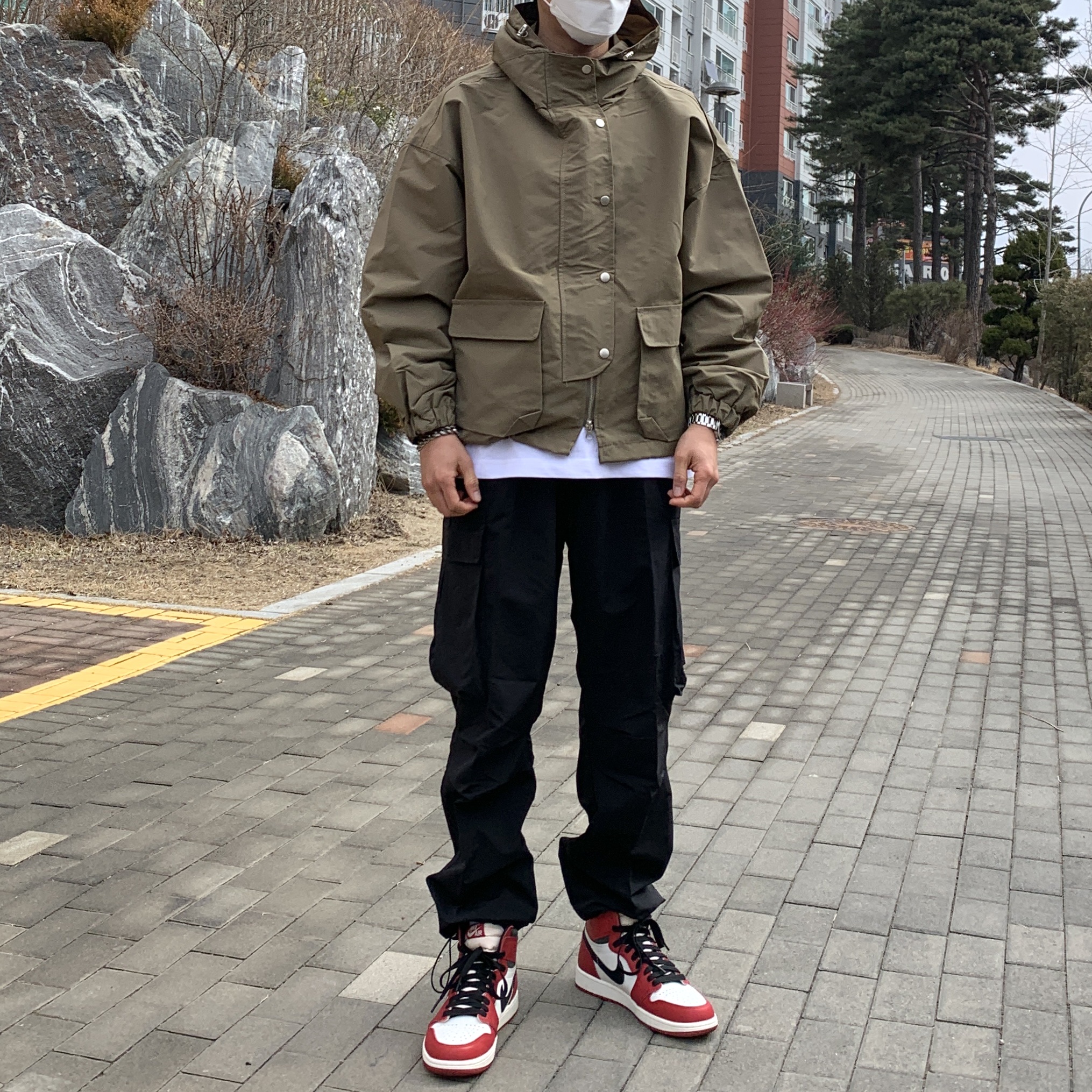 Jordan 1 Retro High OG Chicago 2022, Salomon XT-4 Tobacco Brown 착용 스타일 - 1
