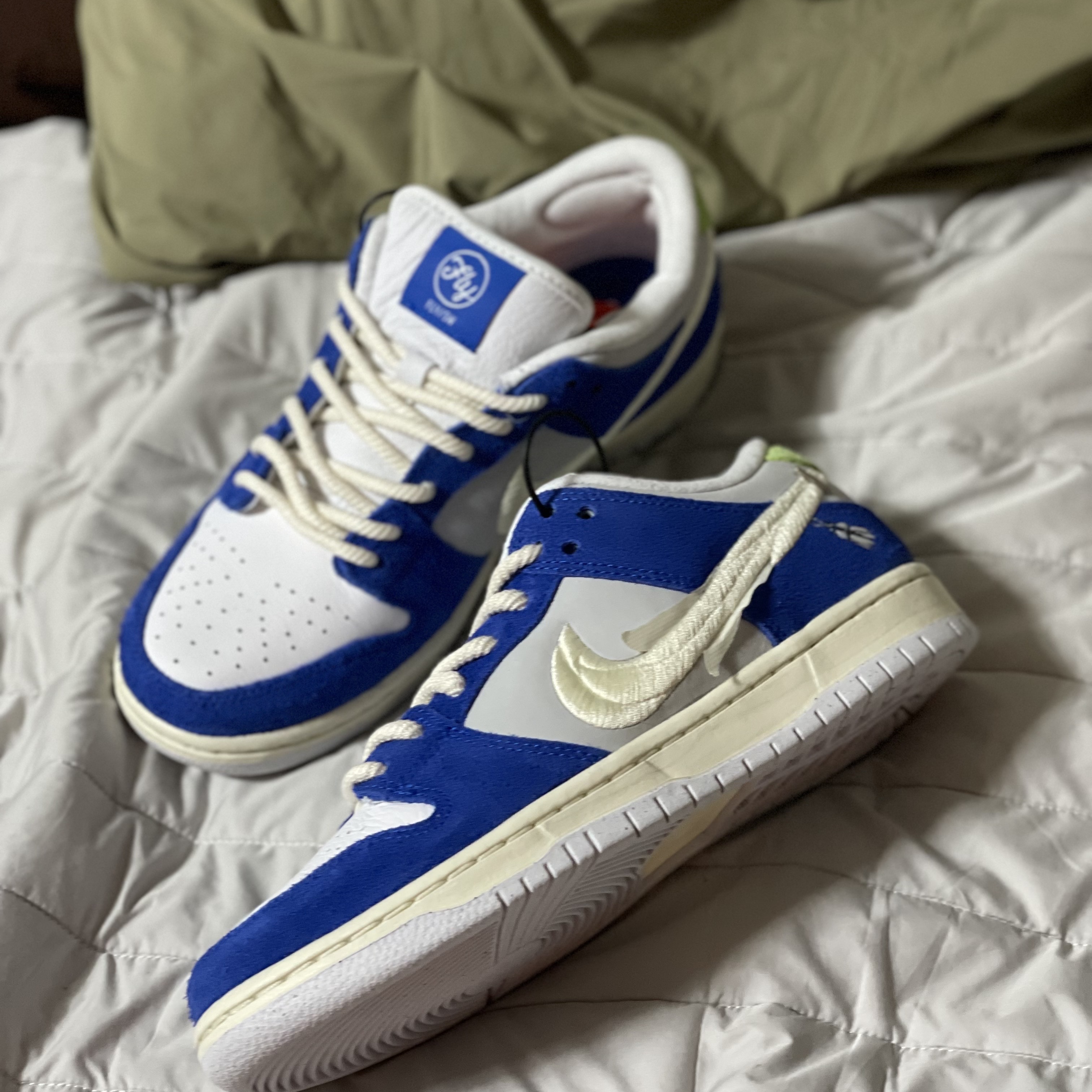 Nike x Fly Streetwear SB Dunk Low Pro Gardenia 착용 스타일 - 4
