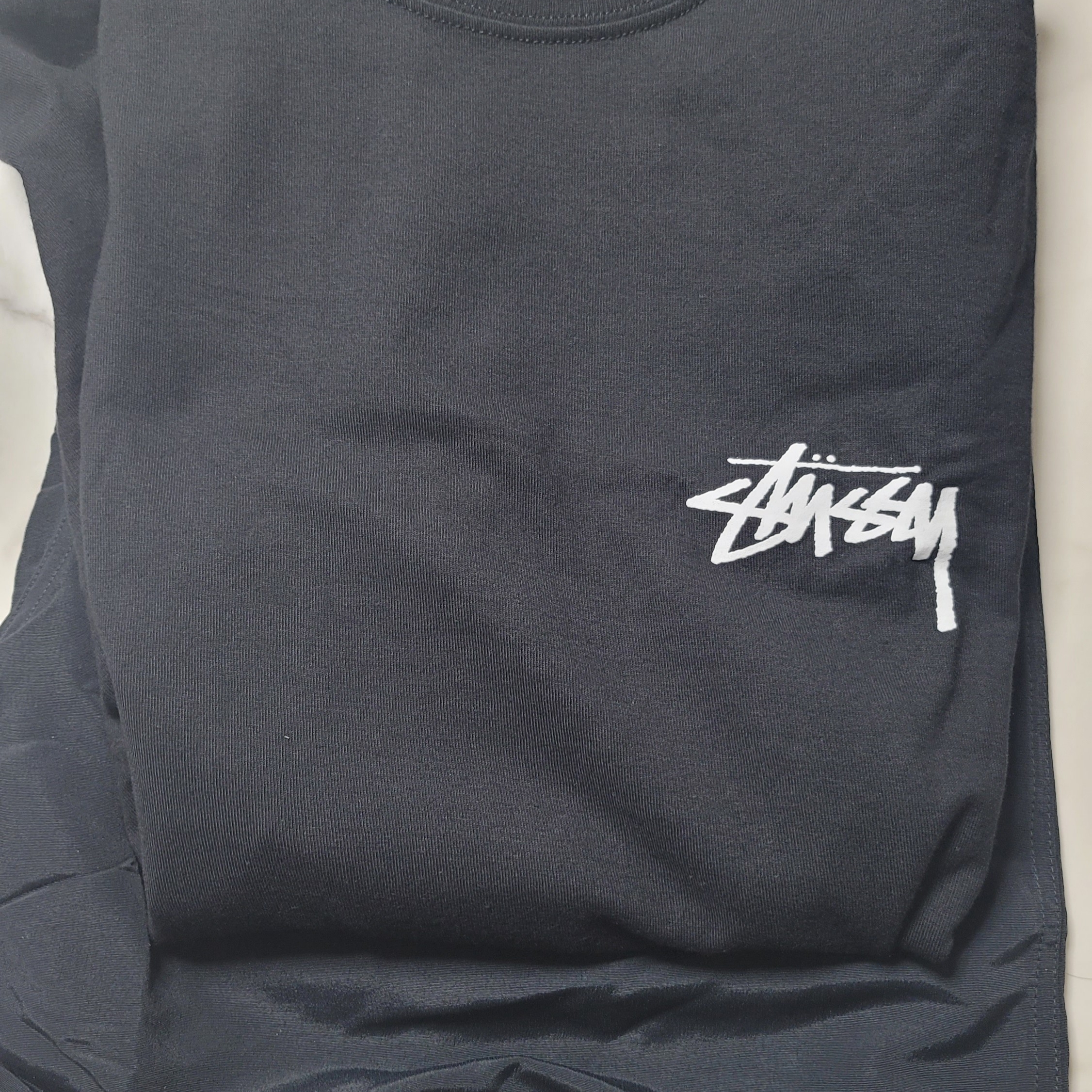 Stussy Fuzzy Dice T-Shirt Black 착용 스타일