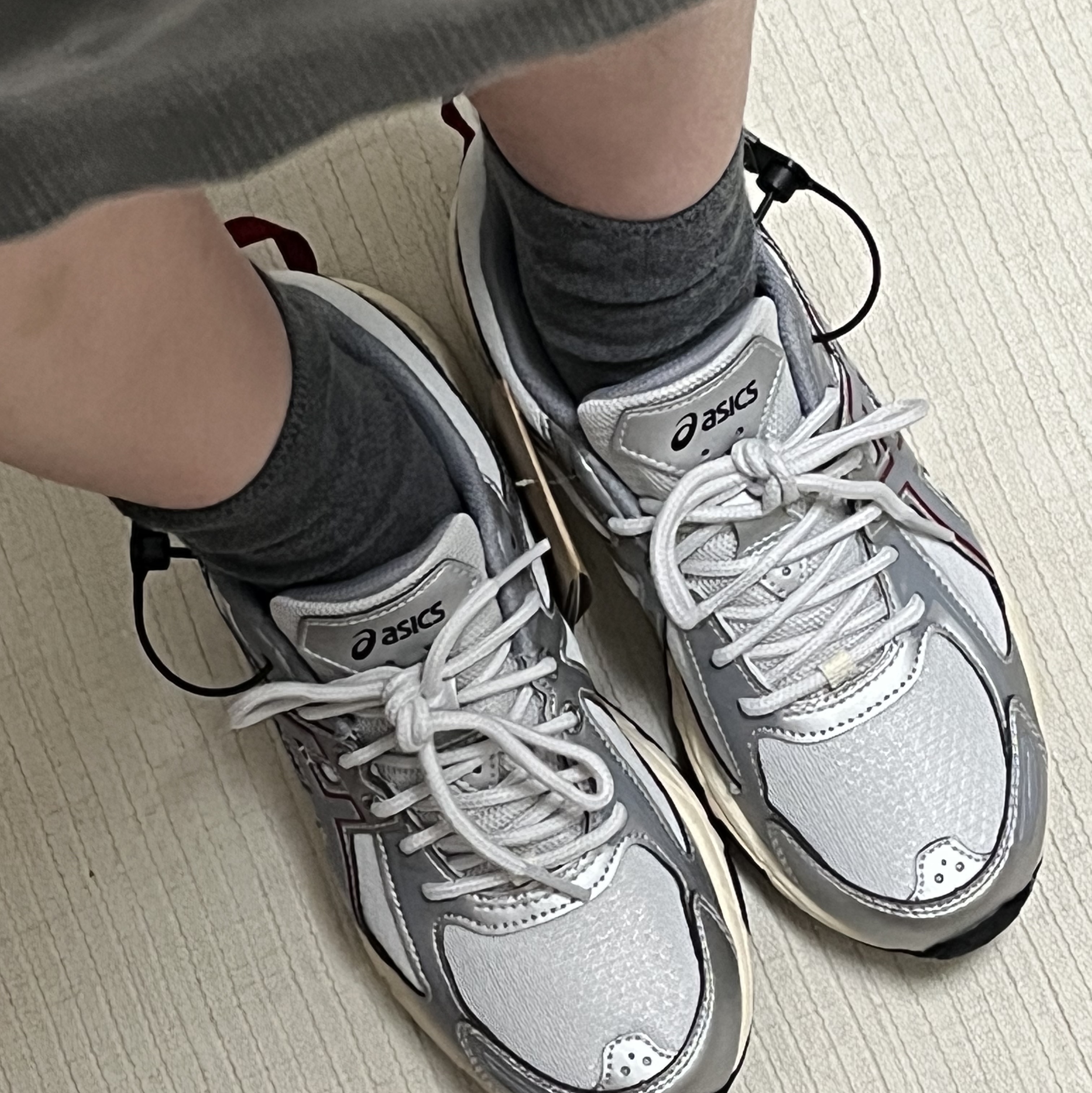(W) Asics Gel-Venture 6 Glacier Grey Sheet Rock 착용 스타일