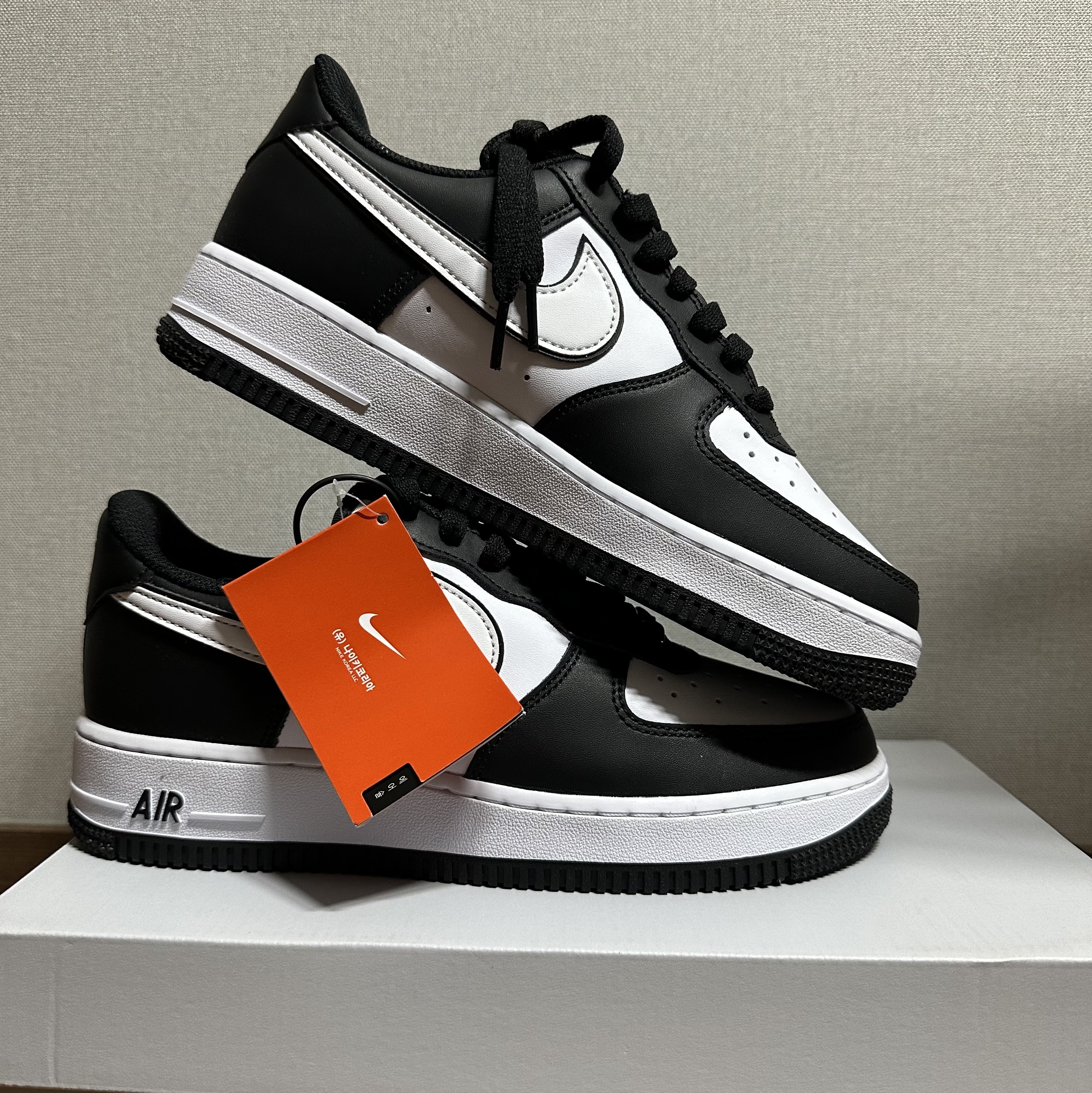 Nike Air Force 1 '07 Black White 착용 스타일