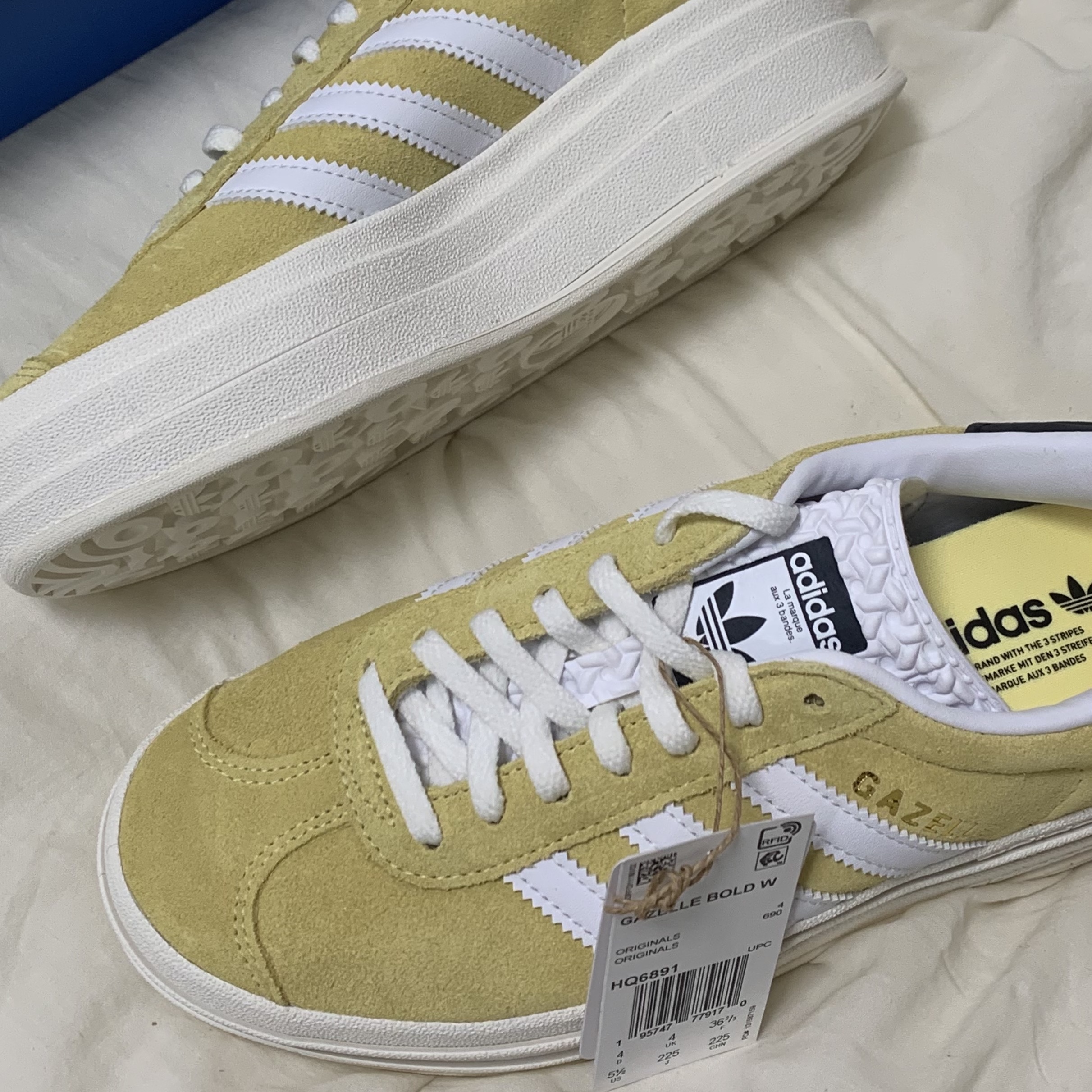 (W) Adidas Gazelle Bold Almost Yellow Cloud White 착용 스타일
