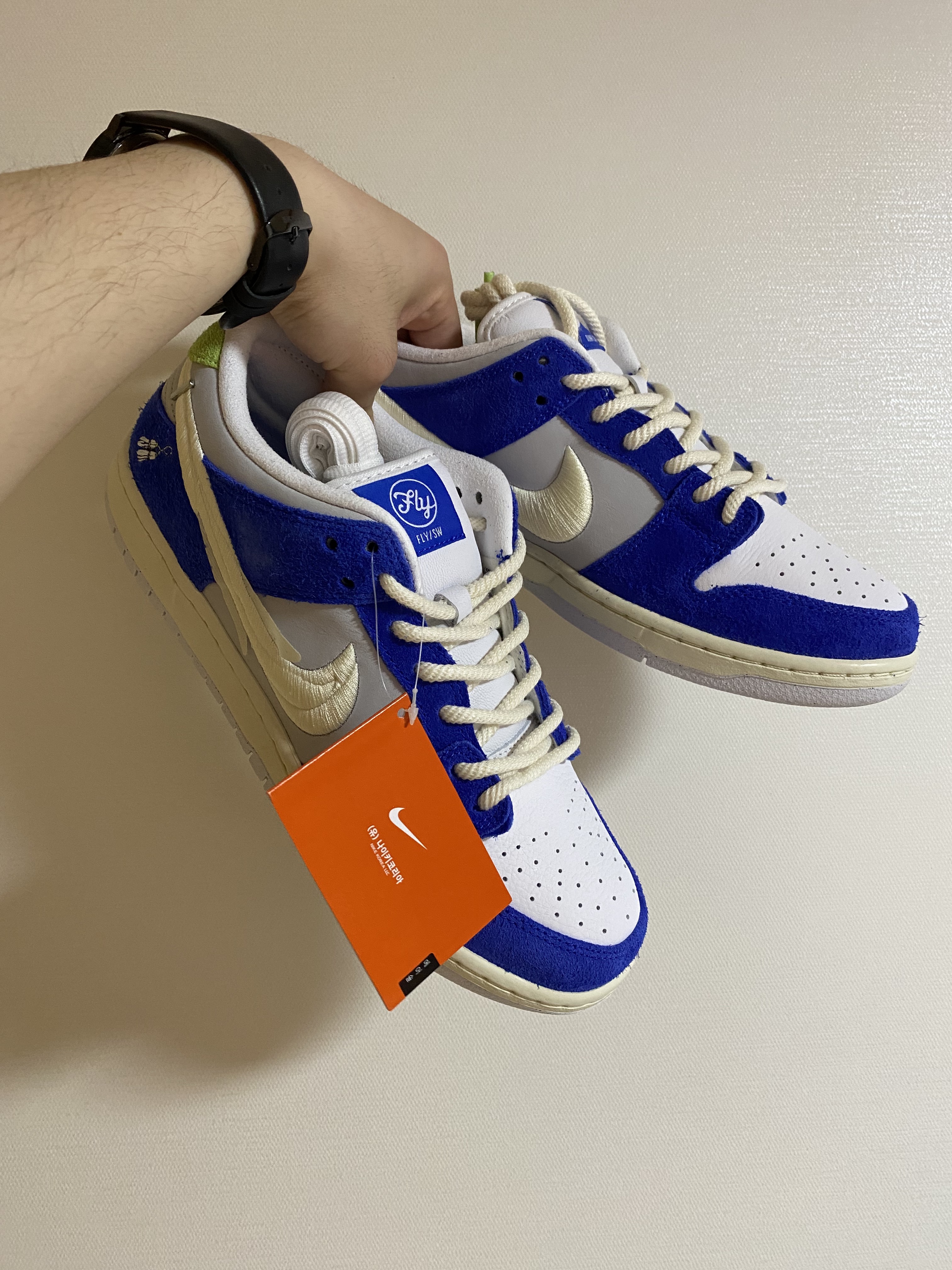 Nike x Fly Streetwear SB Dunk Low Pro Gardenia 착용 스타일 - 3