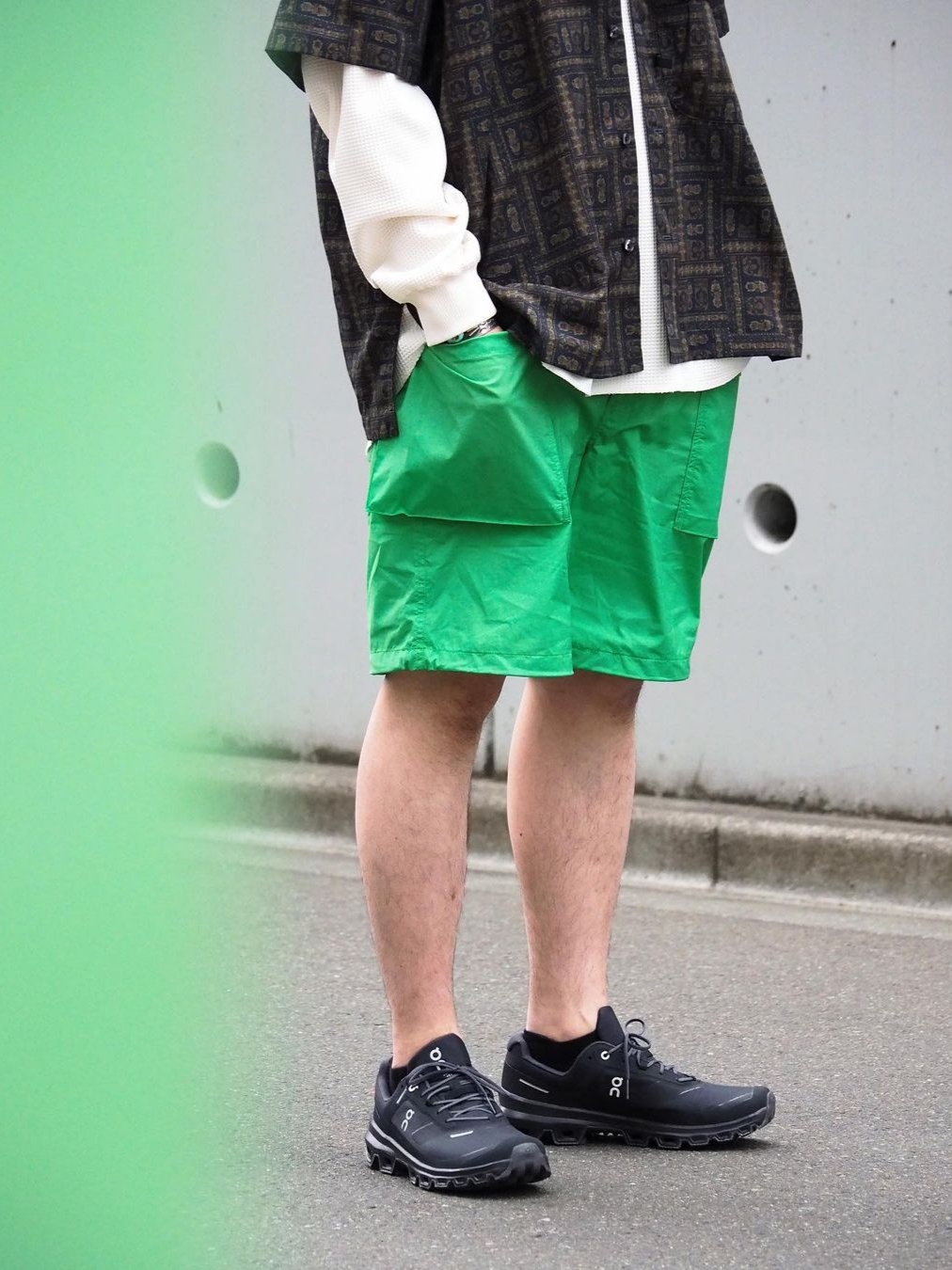 On Running Cloud Vista Waterproof Eclipse Black 착용 스타일 - 1