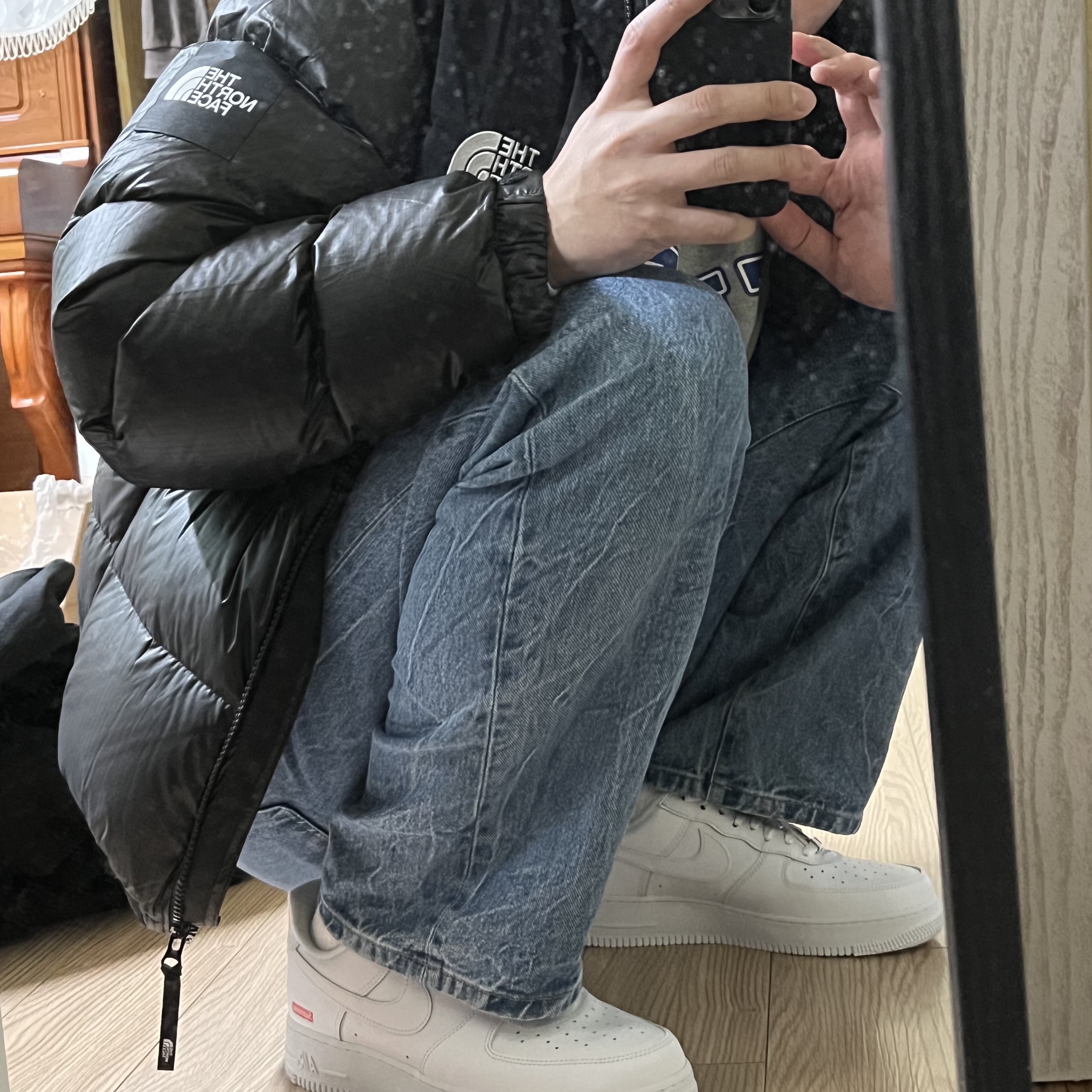 Nike x Supreme Air Force 1 Low White 착용 스타일 - 2