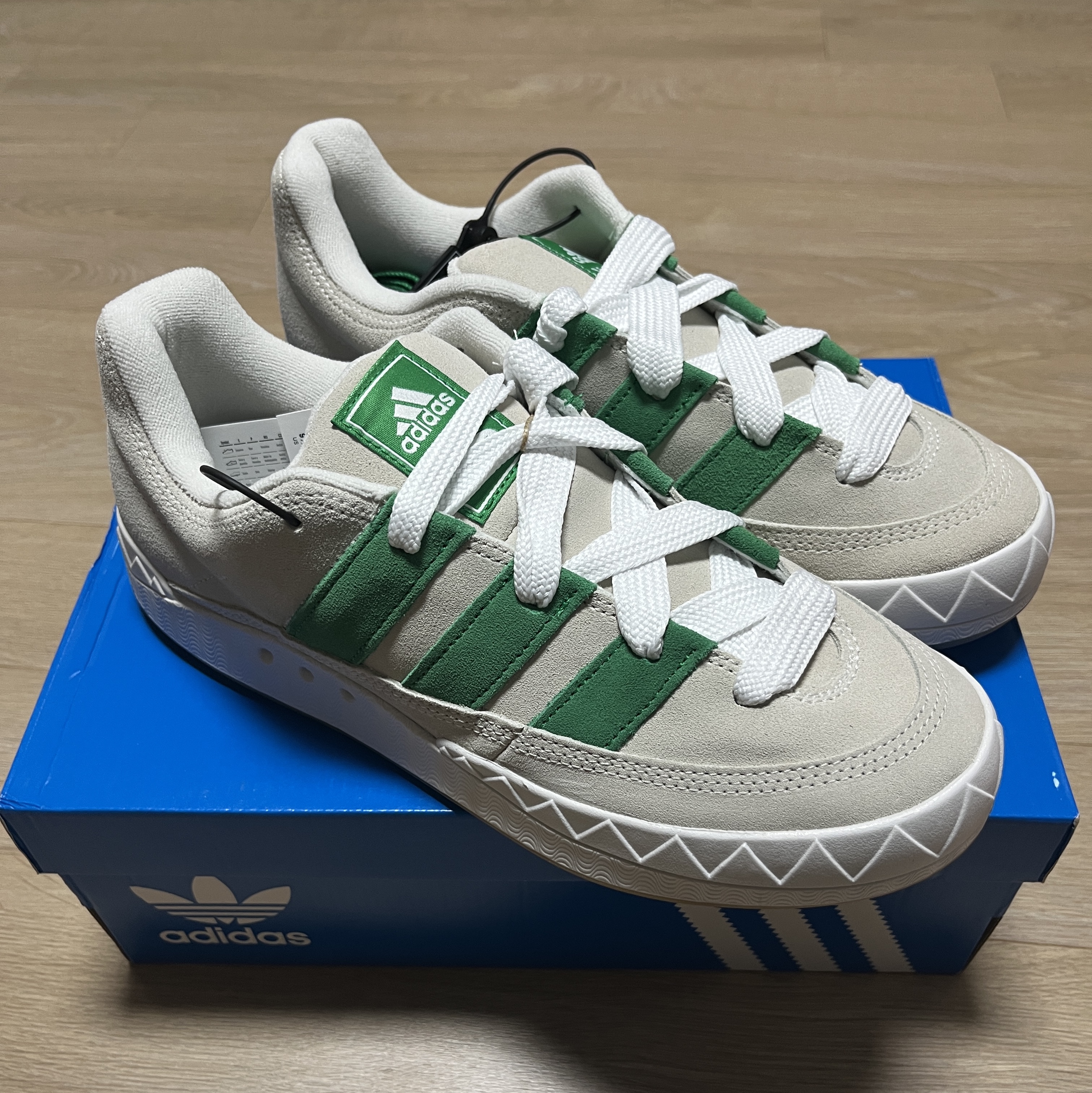 Adidas x Bodega x Beams Adimatic Off White Green 착용 스타일 - 1