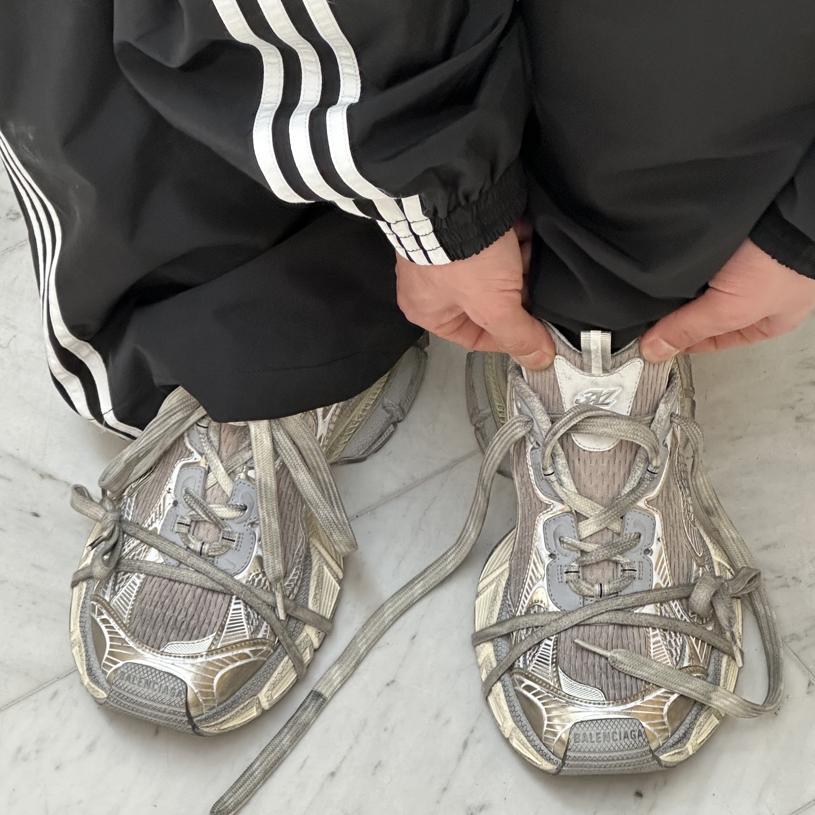 Balenciaga 3XL Sneakers Light Beige 착용 스타일 - 1