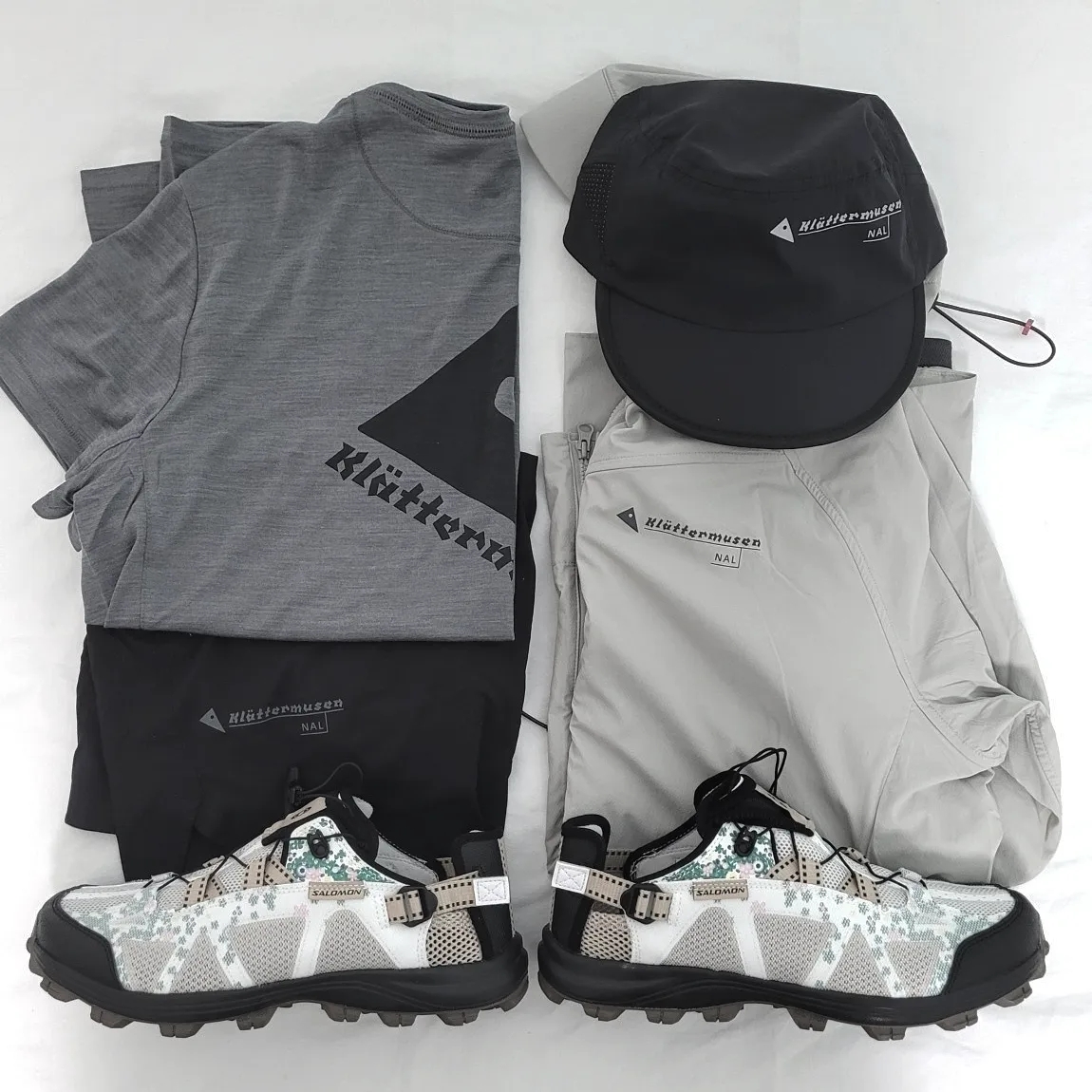 Salomon x The Broken Arm Techamphibian White Black Safari 착용 스타일 - 1