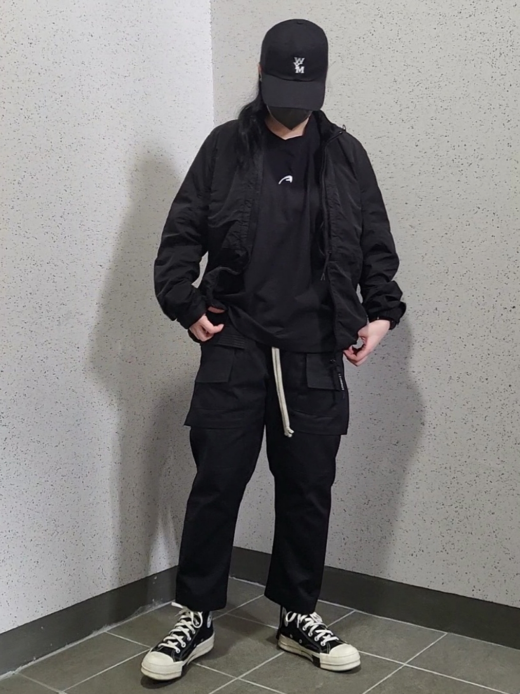 Converse x Drkshdw Drkstr Chuck 70 High Black, Wooyoungmi White Logo Ball Cap Black 착용 스타일 - 2