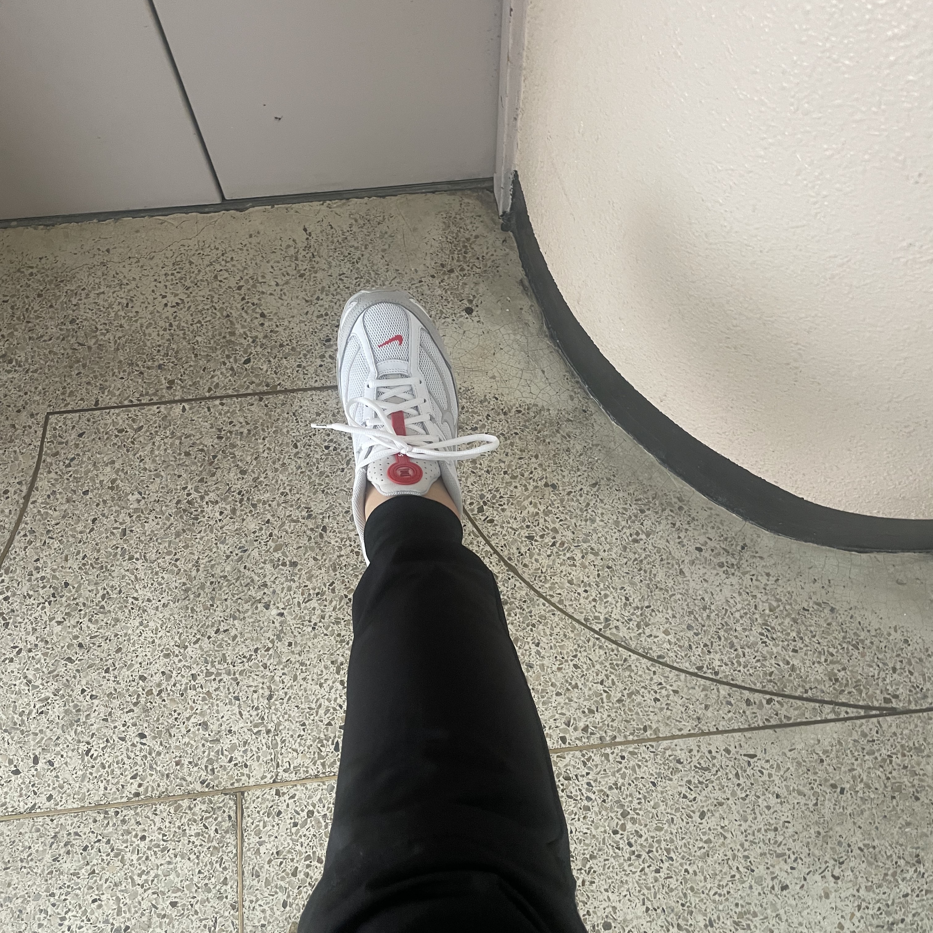 Nike x Supreme Shox Ride 2 SP White 착용 스타일