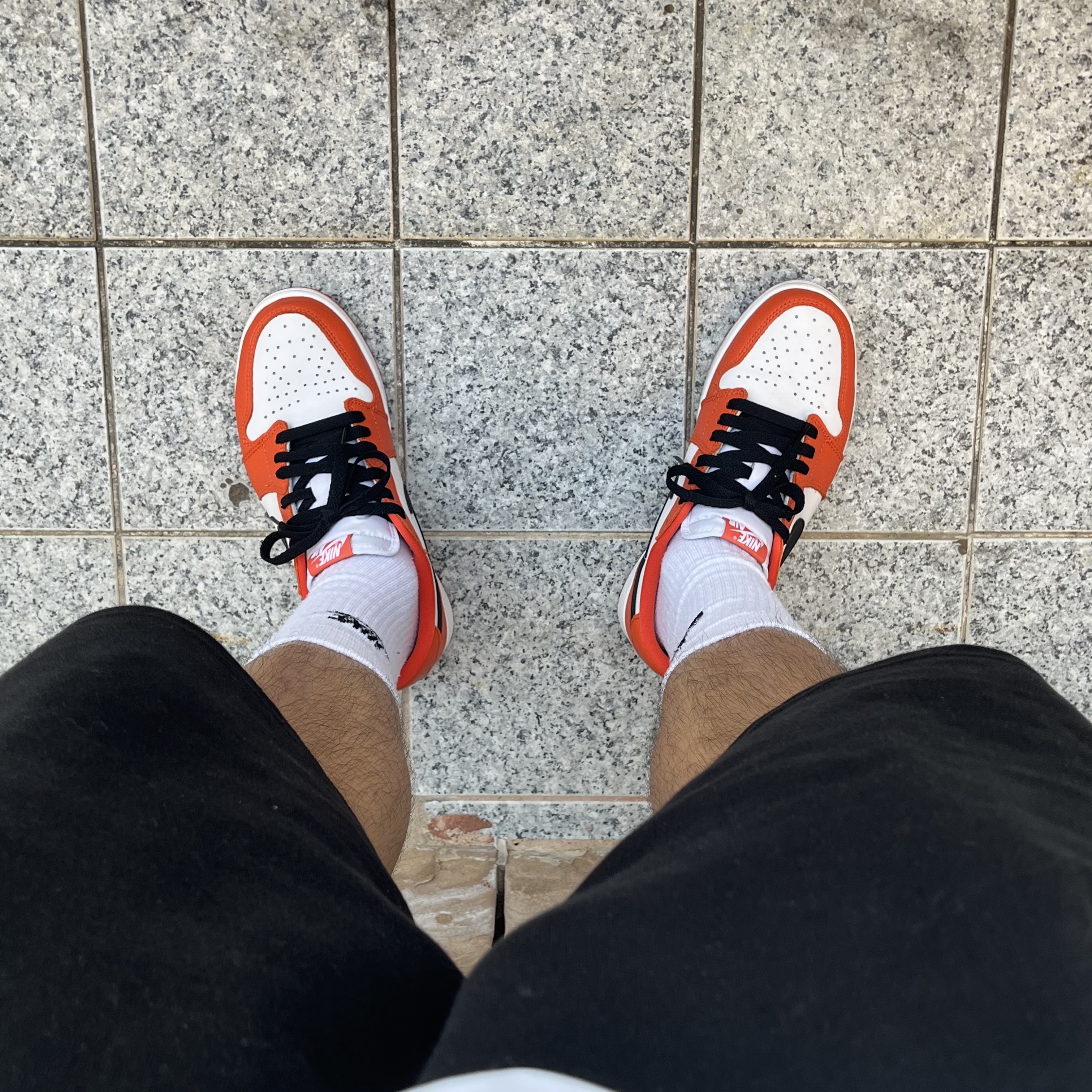 Jordan 1 Low OG Starfish 착용 스타일 - 1