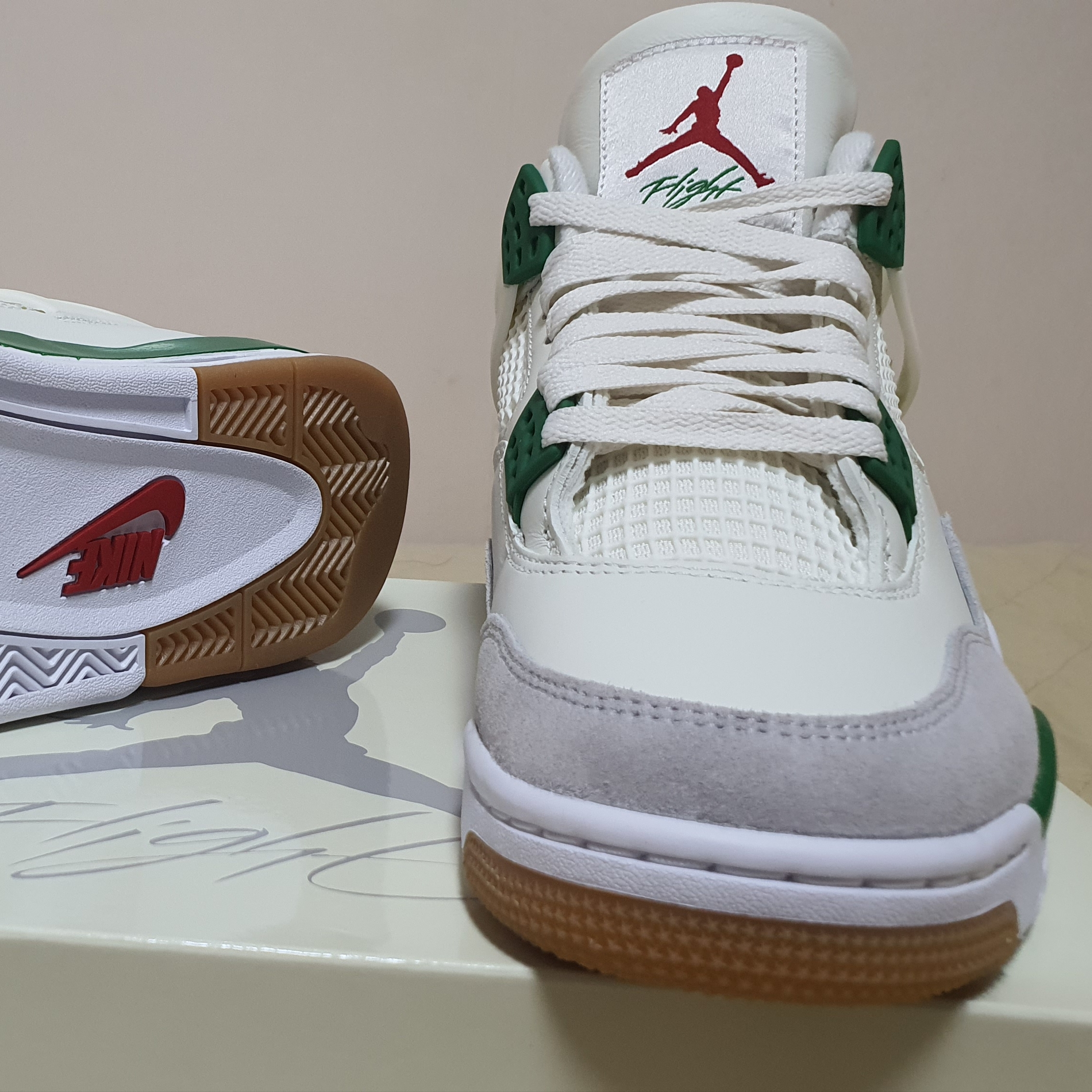 Jordan 4 x Nike SB Retro SP Pine Green 착용 스타일 - 3