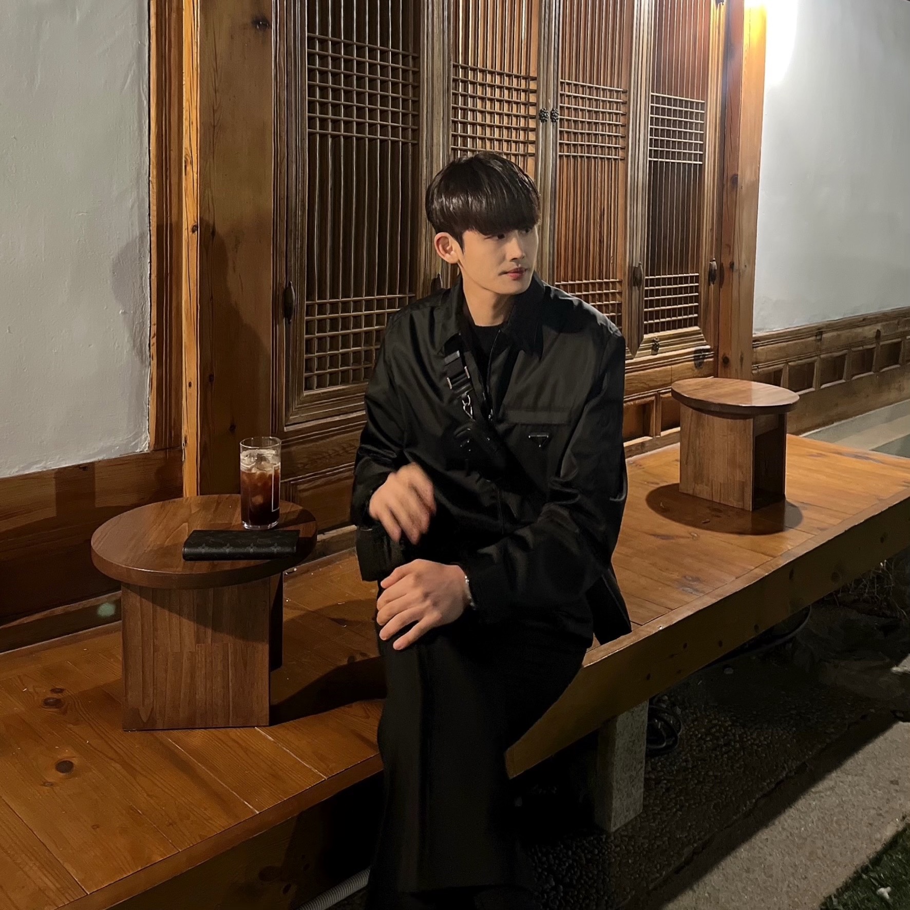 Prada Re-Nylon and Saffiano Leather Shoulder Bag Black, Prada Re-Nylon Zip Up Gabardine Blouson Jacket Black 착용 스타일