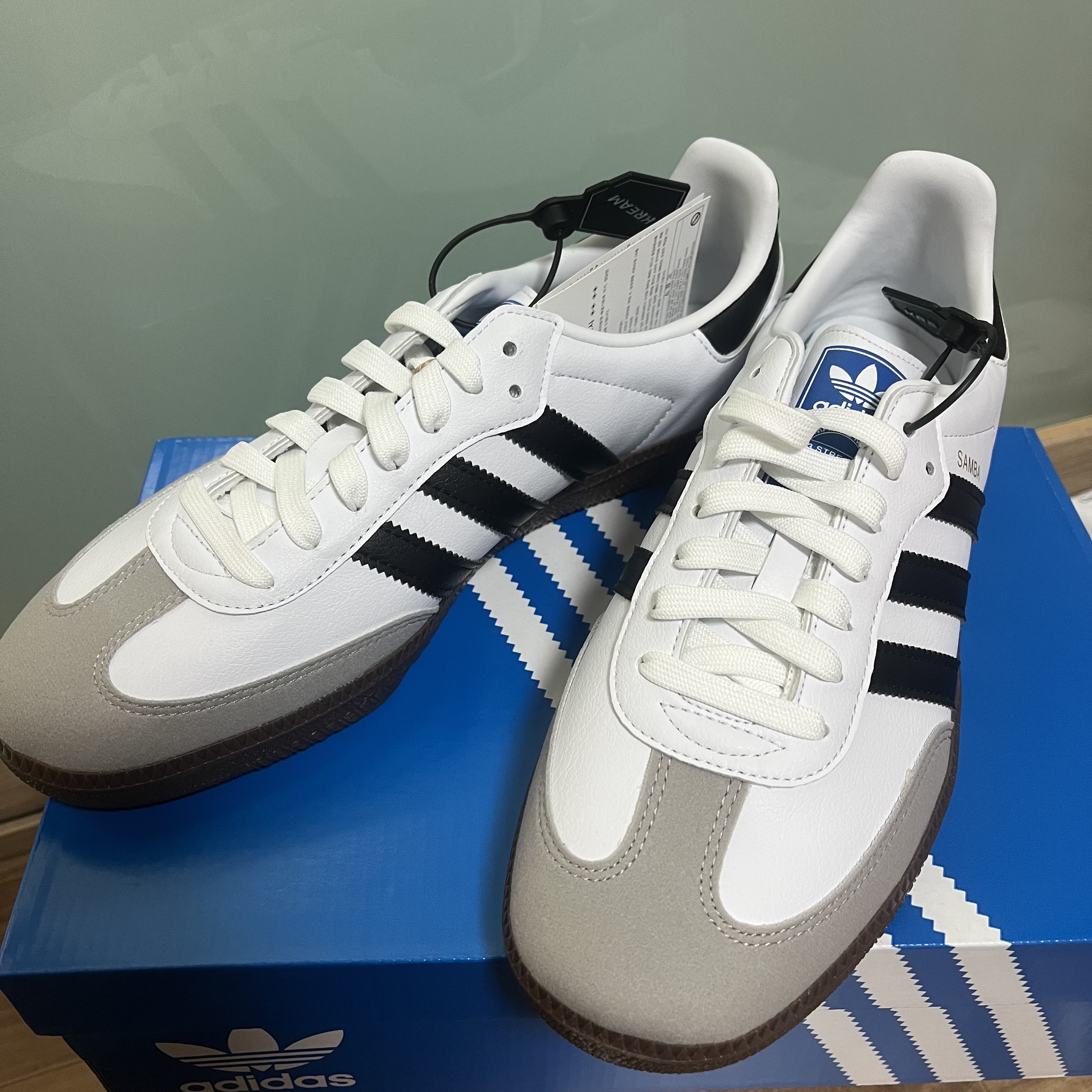 Adidas Samba Vegan White Black 착용 스타일 - 1