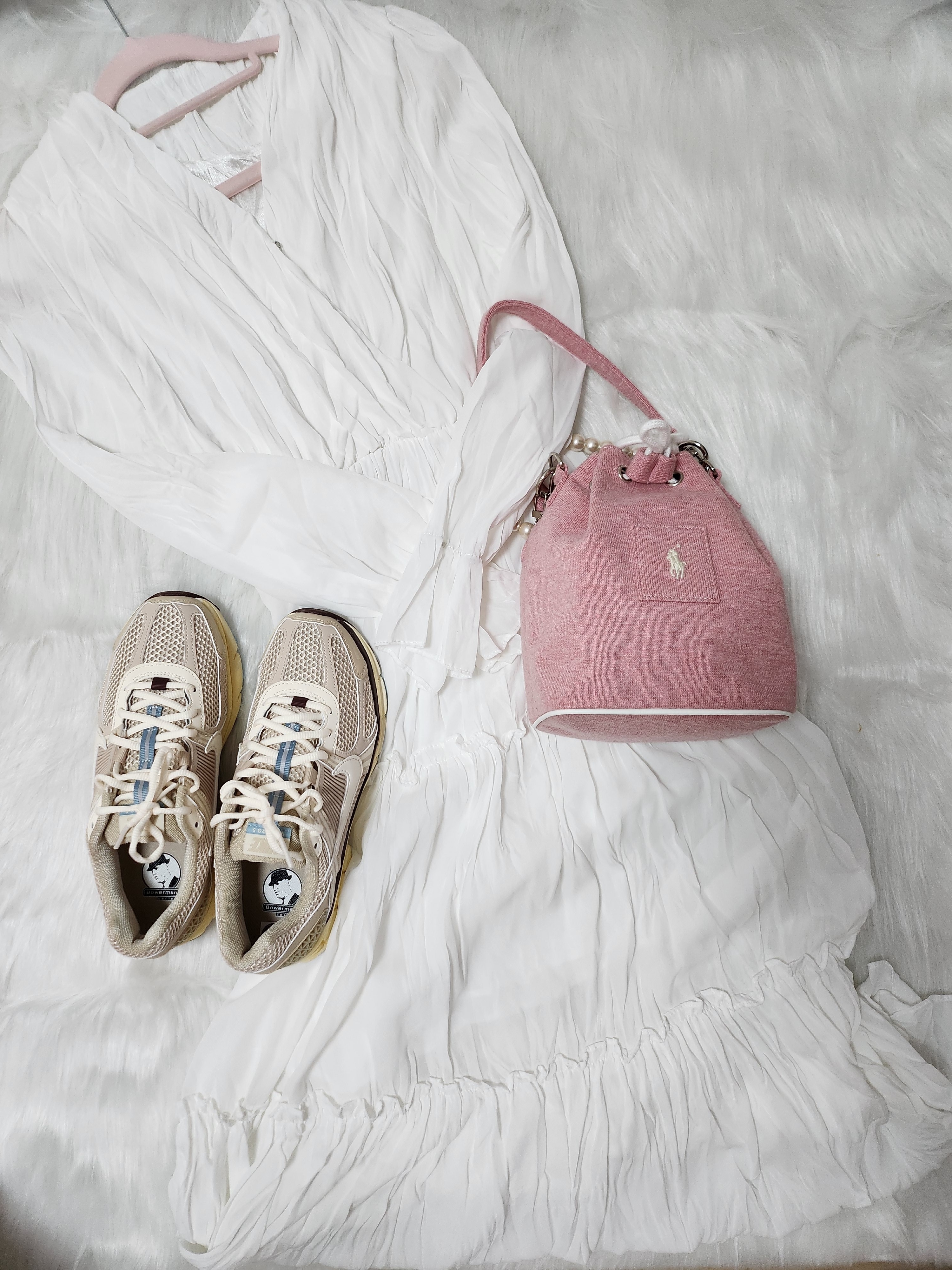 (W) Nike Zoom Vomero 5 Oatmeal 착용 스타일 - 1