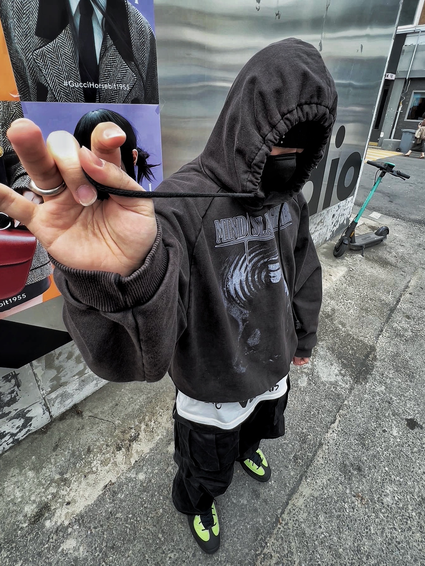 Project G/R Mind Slaughter Vintage Washeed Hoodie Black, Nike x Stussy Air Penny II Vivid Green and Black 착용 스타일 - 1