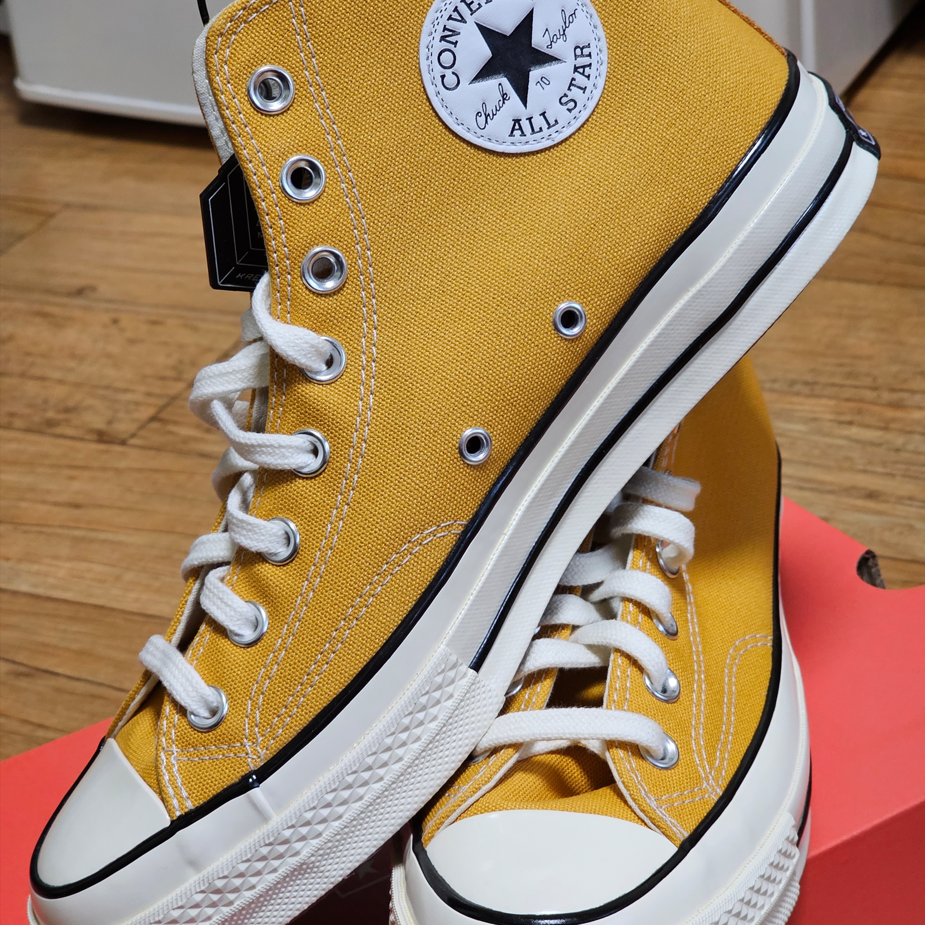 Converse Chuck 70 High Vintage Canvas Sunflower 착용 스타일