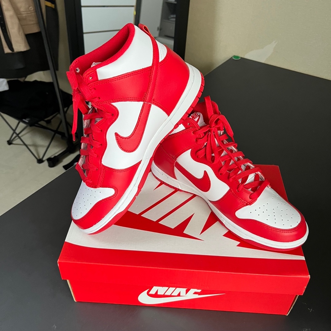 Nike Dunk High Retro Championship White and Red 착용 스타일