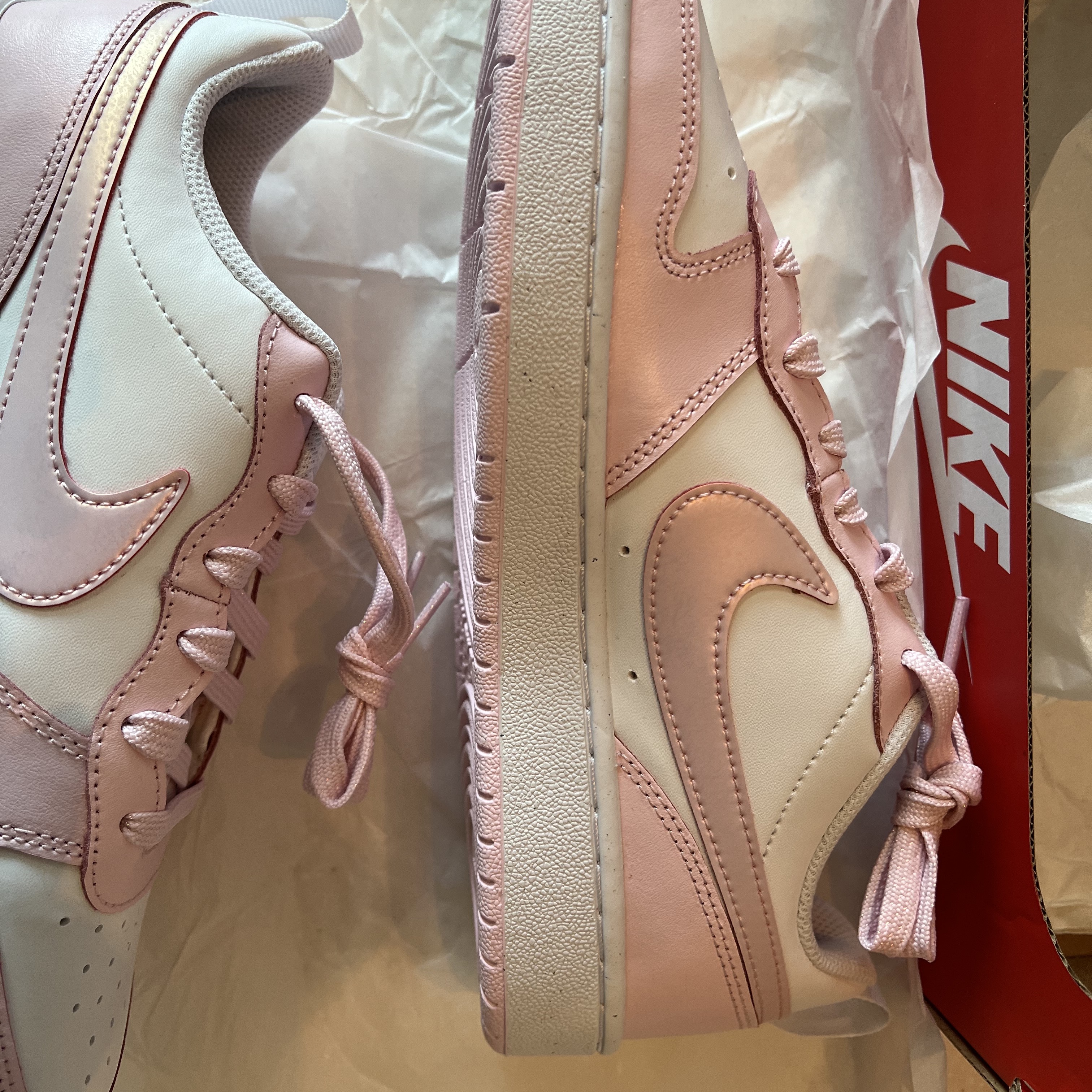 (GS) Nike Court Borough 2 SE White Pink Foam 착용 스타일
