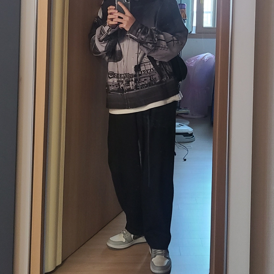 Zara x Ader Error Tapered Trousers Black, Stussy Hopper Jacket Black 착용 스타일 - 1
