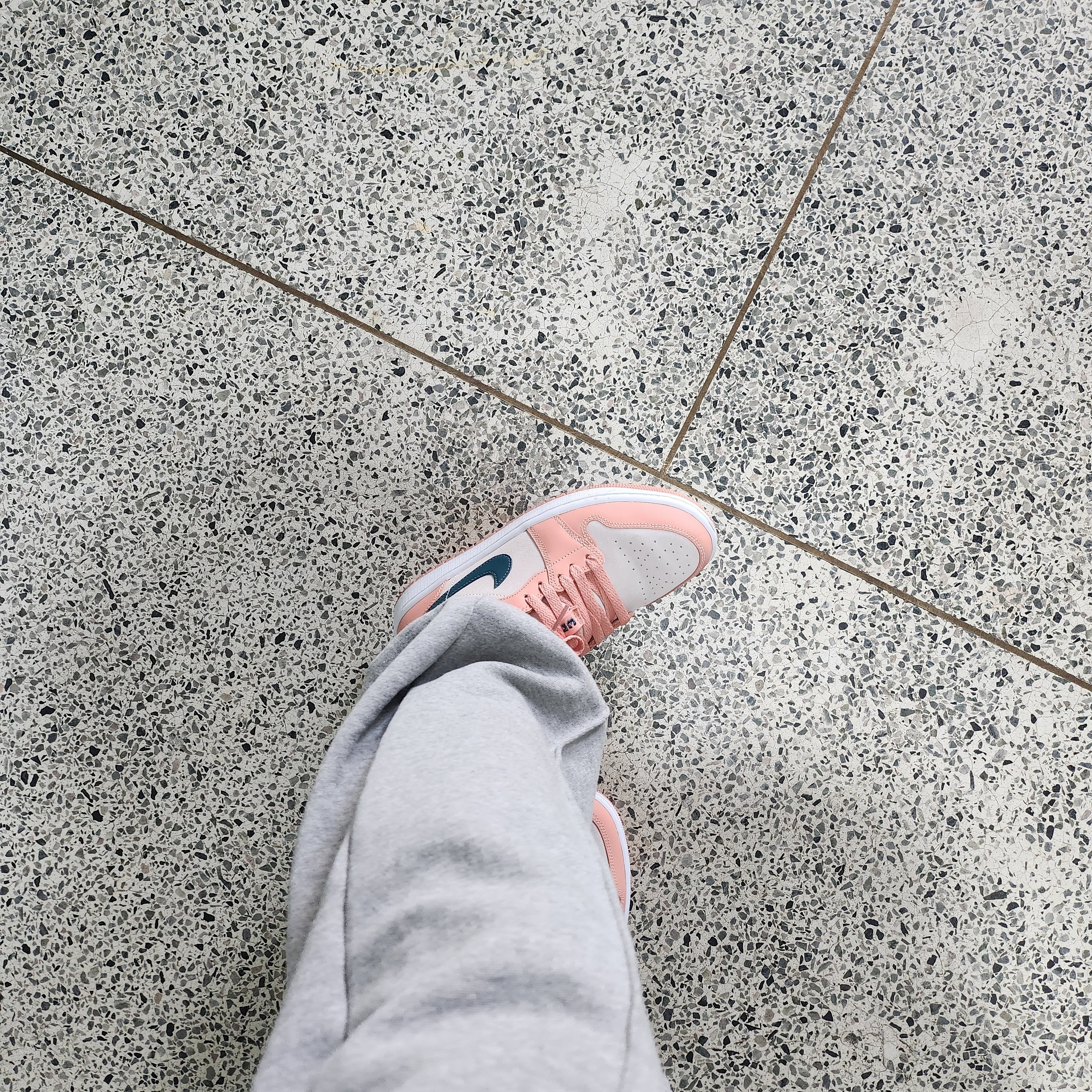 (W) Jordan 1 Low Light Madder Root 착용 스타일