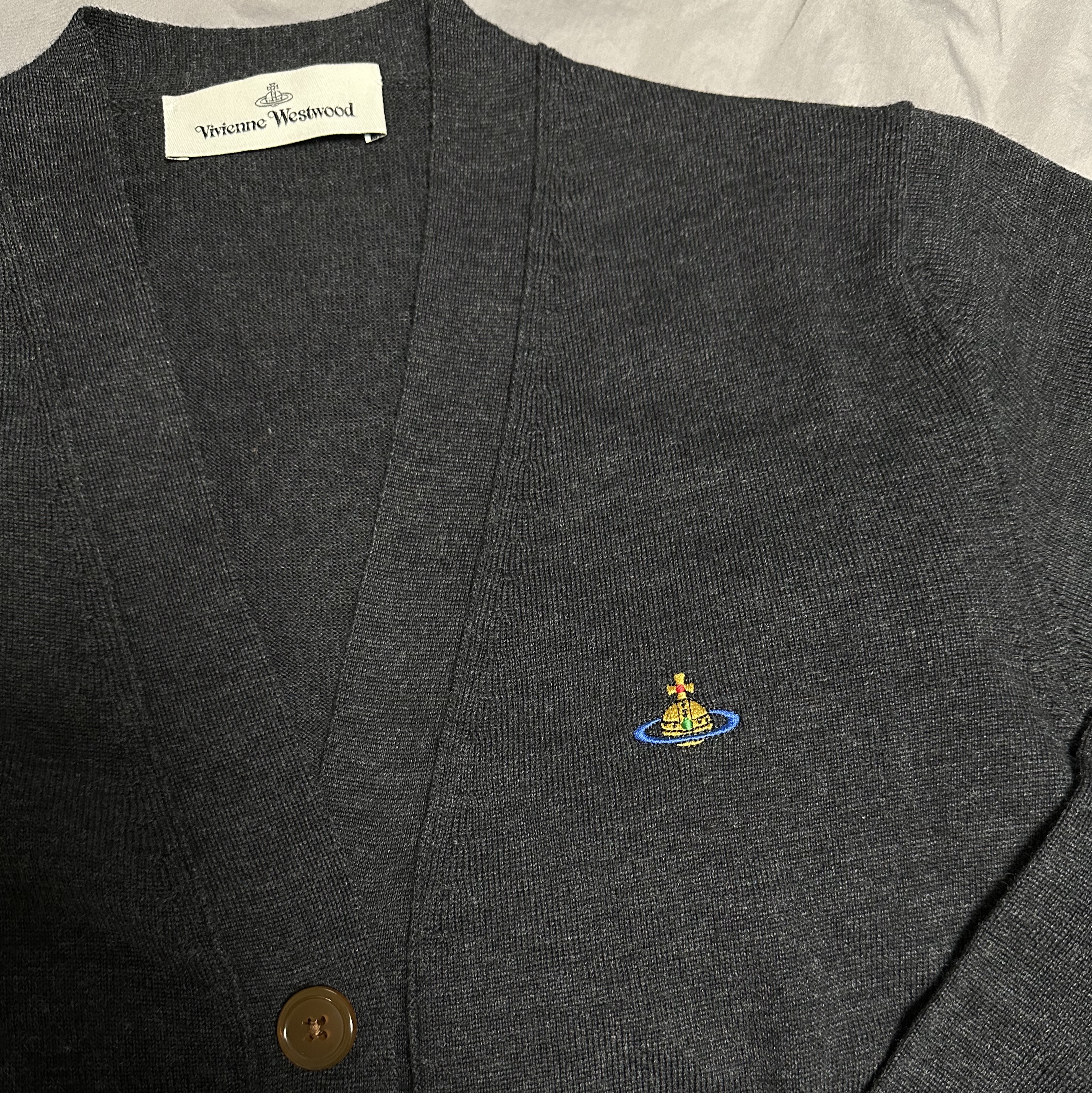 Vivienne Westwood Cardigan Vintage Black 착용 스타일