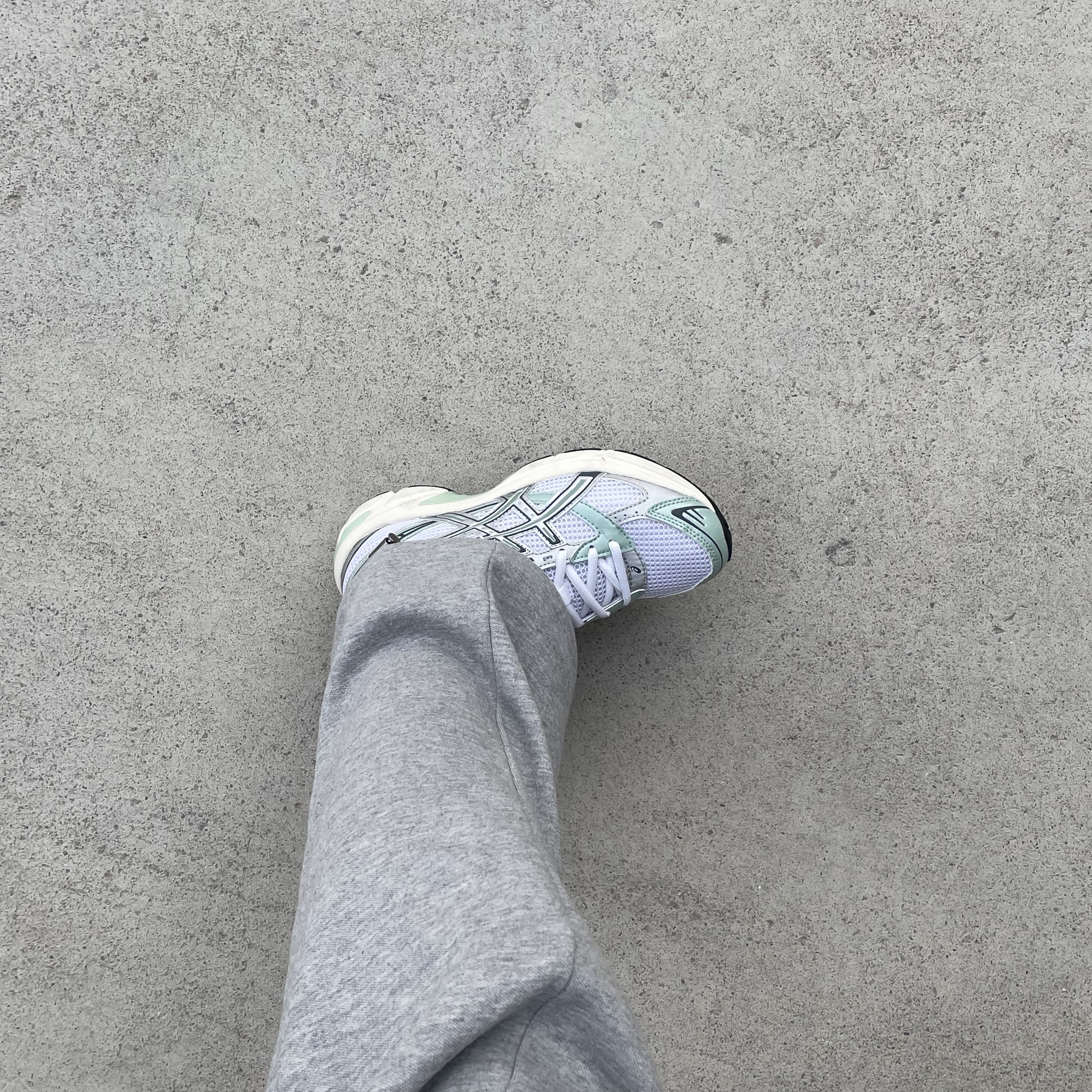 Asics x Naked Gel-1130 White Pure Silver 착용 스타일 - 4