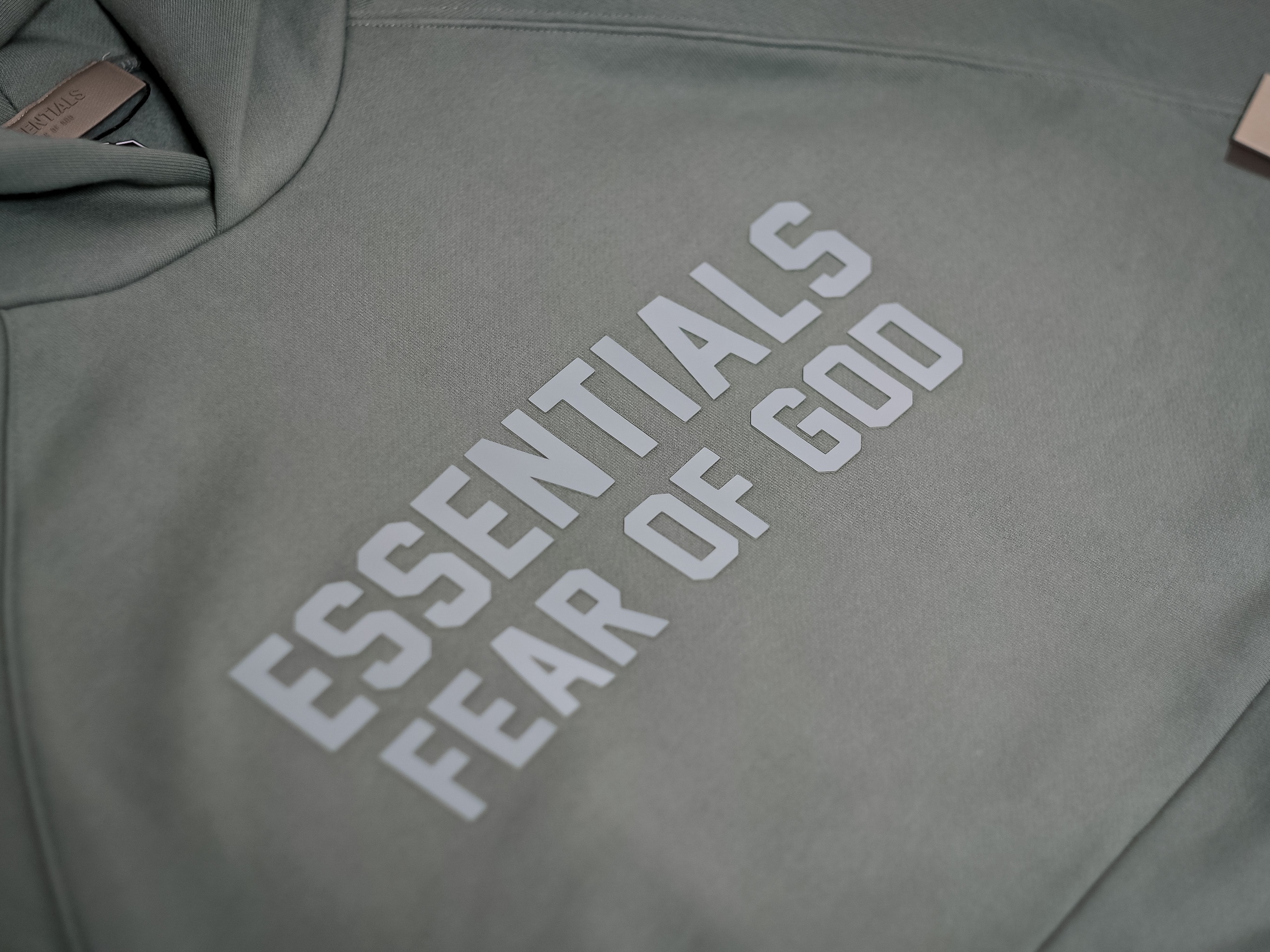 Essentials Hoodie Sycamore - 23SS 착용 스타일 - 2