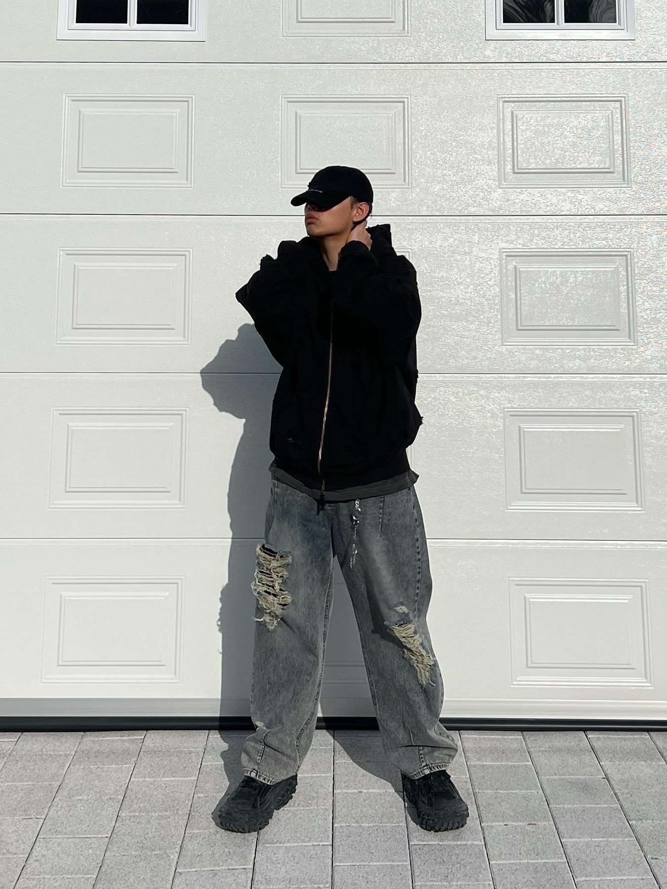 Balenciaga Defender Sneakers Black, Undermycar Otter Oversized Damage-Washed Hood Zip-Up Sepia - 22FW 착용 스타일 - 4