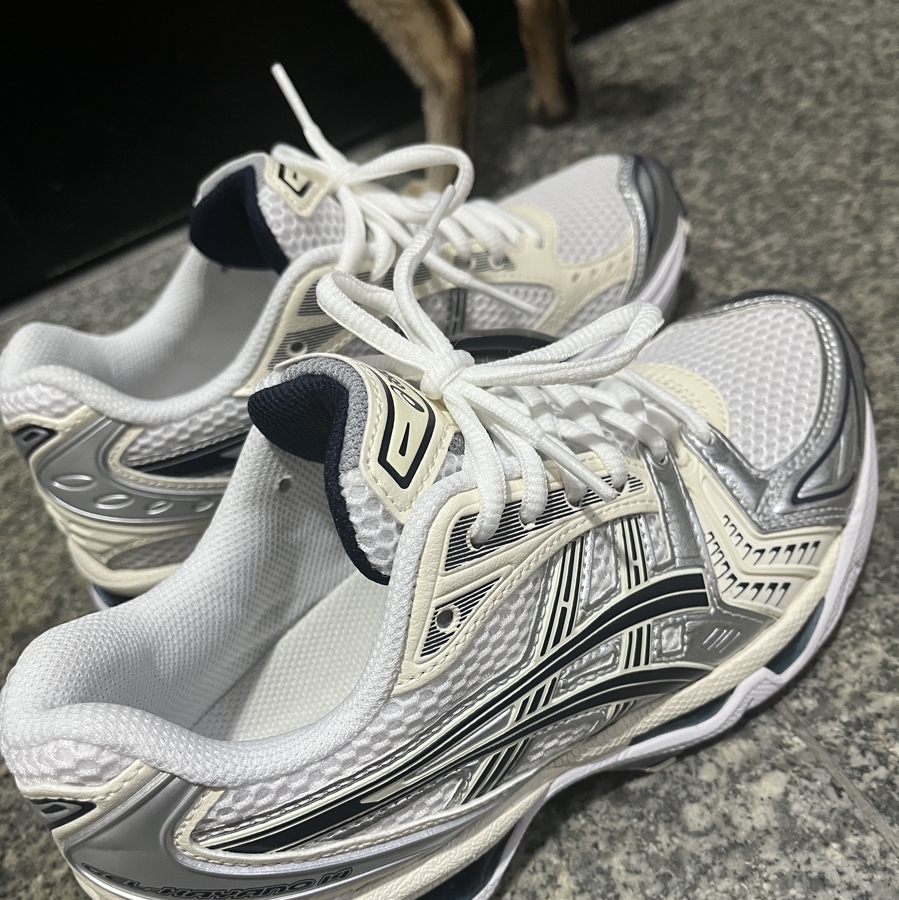 (W) Asics Gel-Kayano 14 White Midnight 착용 스타일