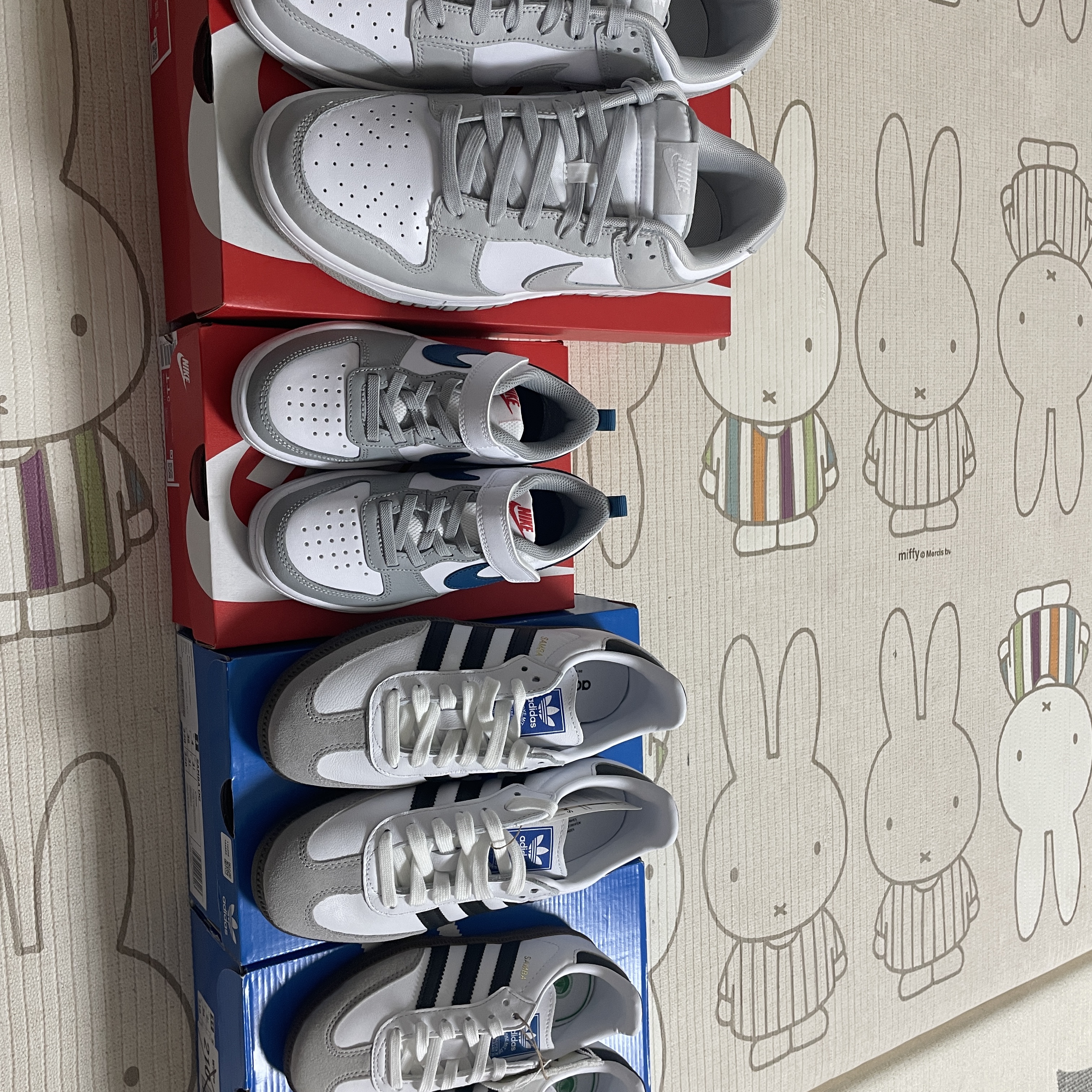 Adidas Samba OG Cloud White, (C) Adidas Samba Vegan Cloud White Core Black 착용 스타일 - 2