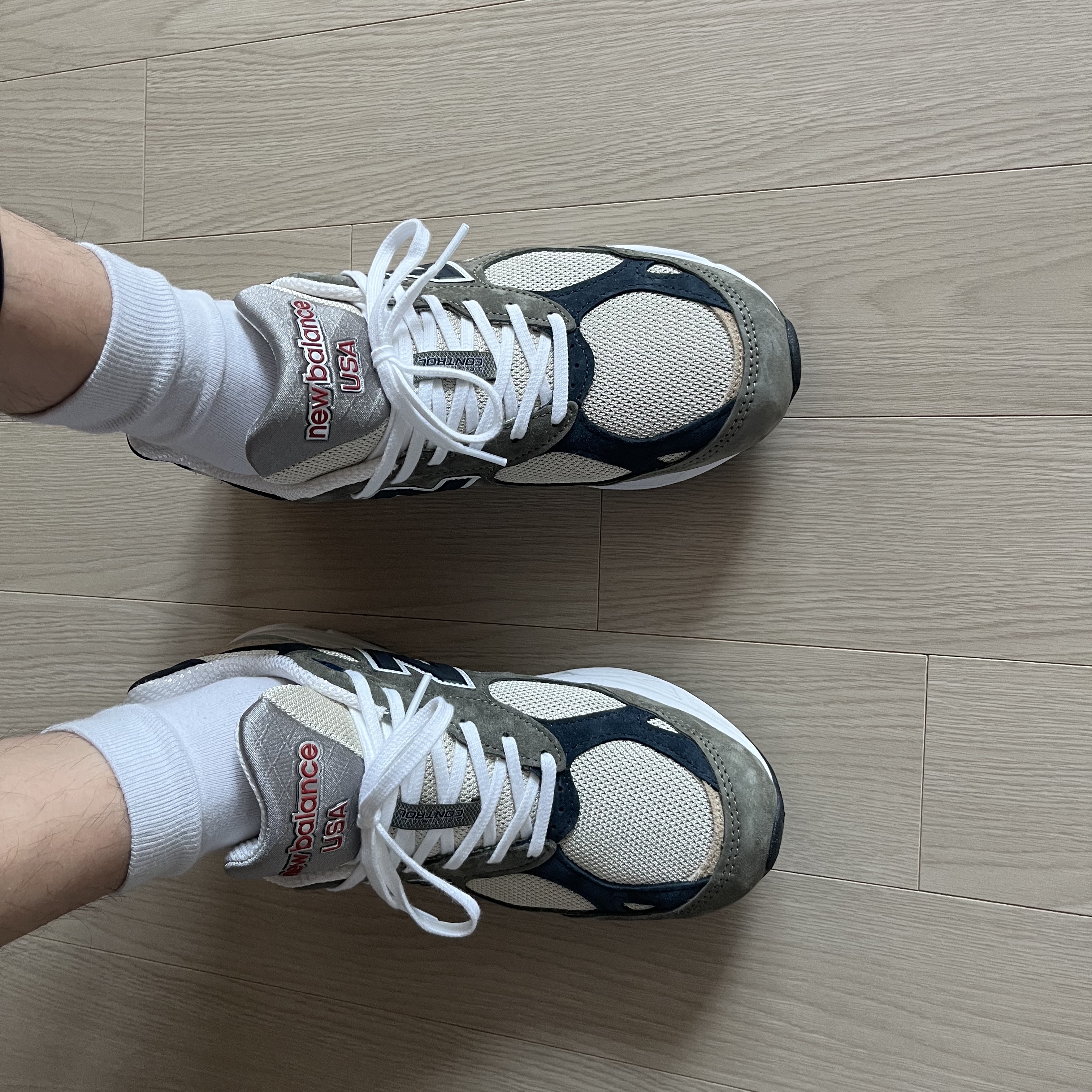 New Balance 990v3 Made in USA Olive 착용 스타일 - 2