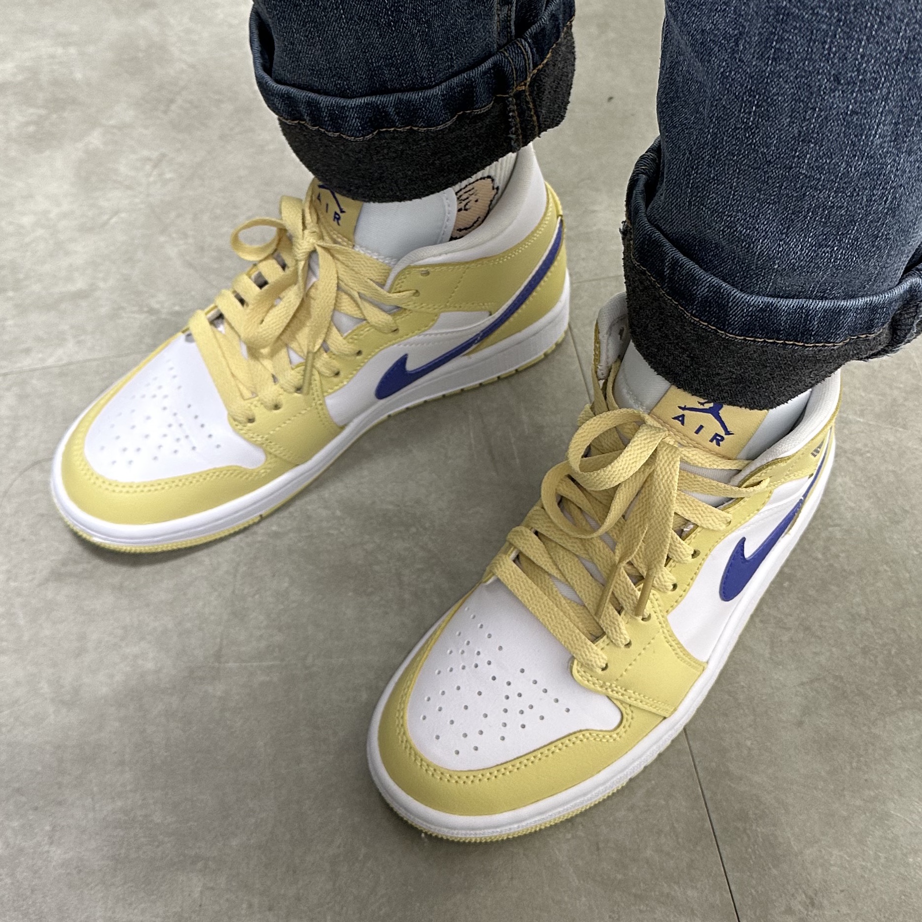 (W) Jordan 1 Mid Lemon Wash Lapis 착용 스타일 - 2