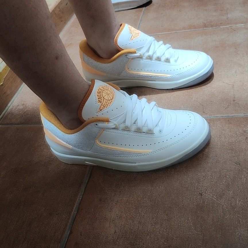 Jordan 2 Retro Low Melon Tint 착용 스타일