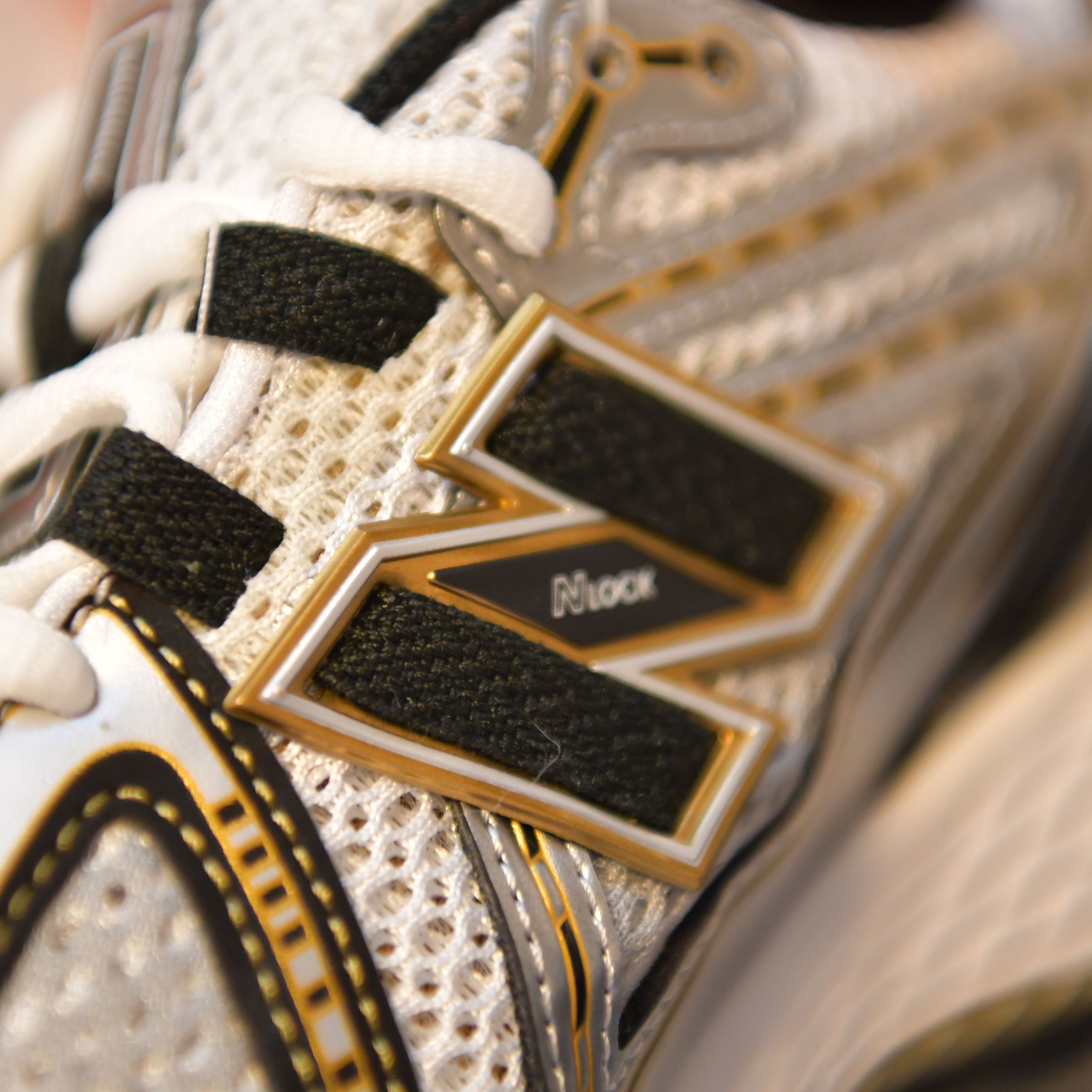 New Balance 1906R White Gold 착용 스타일 - 4