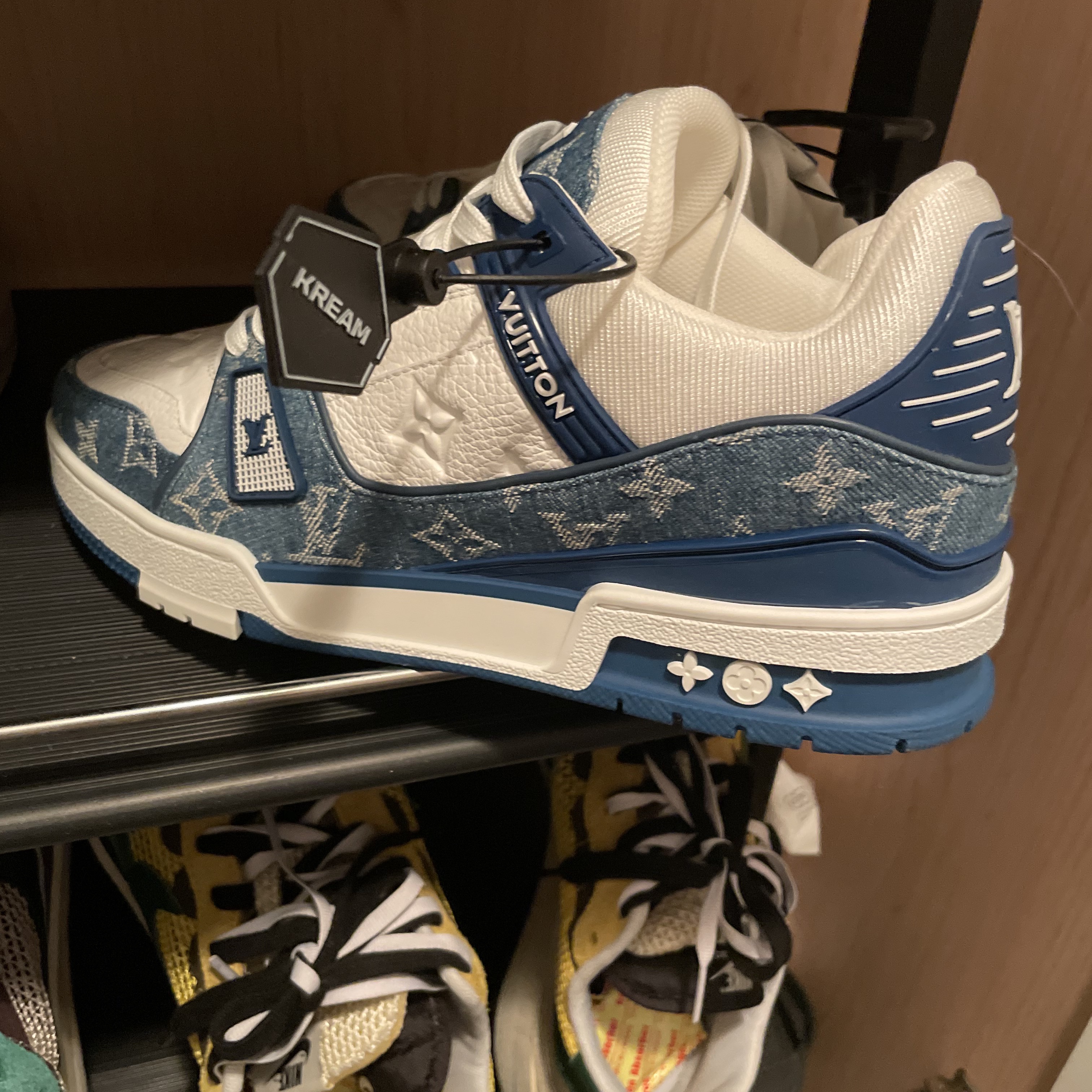 Louis Vuitton LV Trainer Sneakers Monogram Denim Blue 착용 스타일