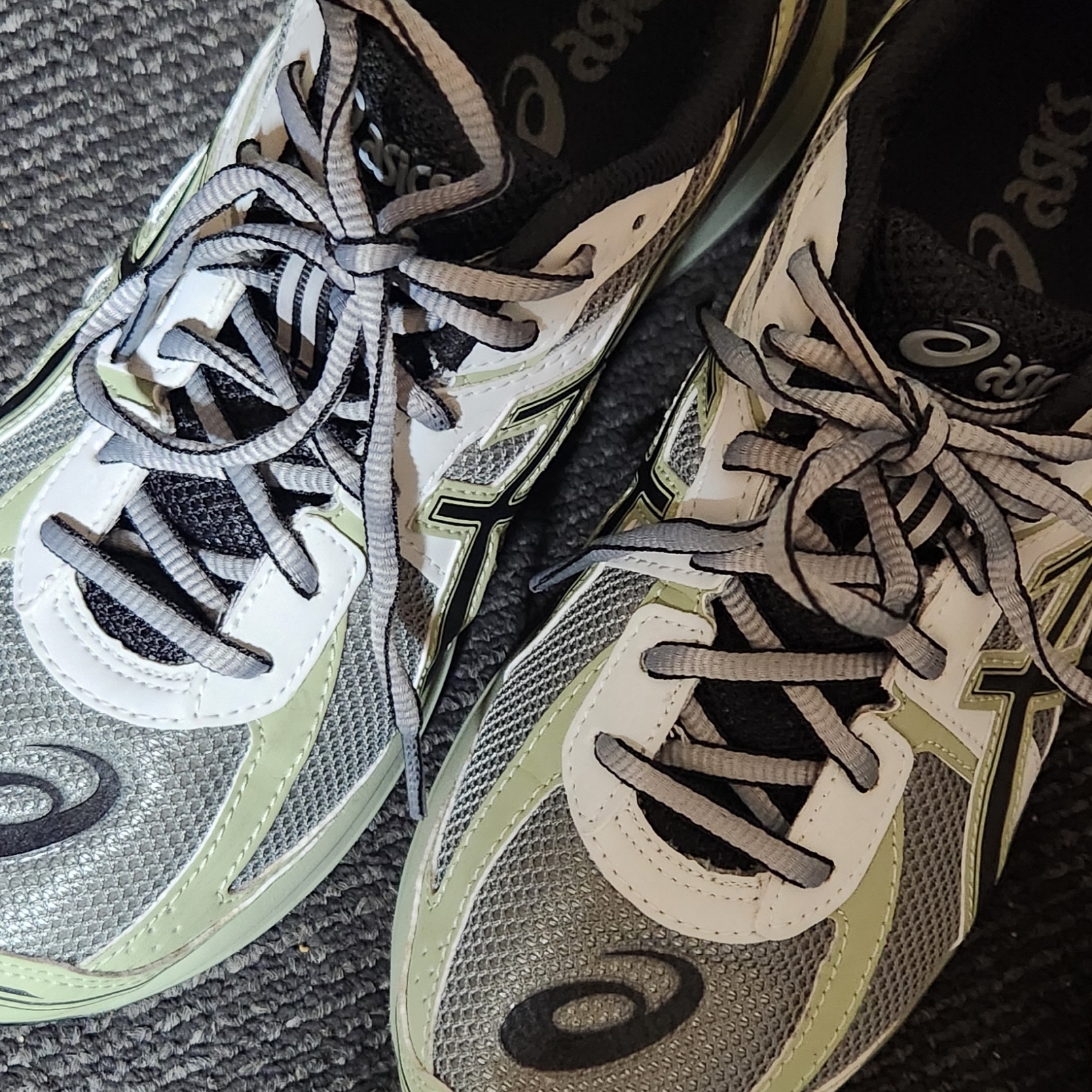 Asics Jog 100 S Sheet Rock - 2E Wide 착용 스타일