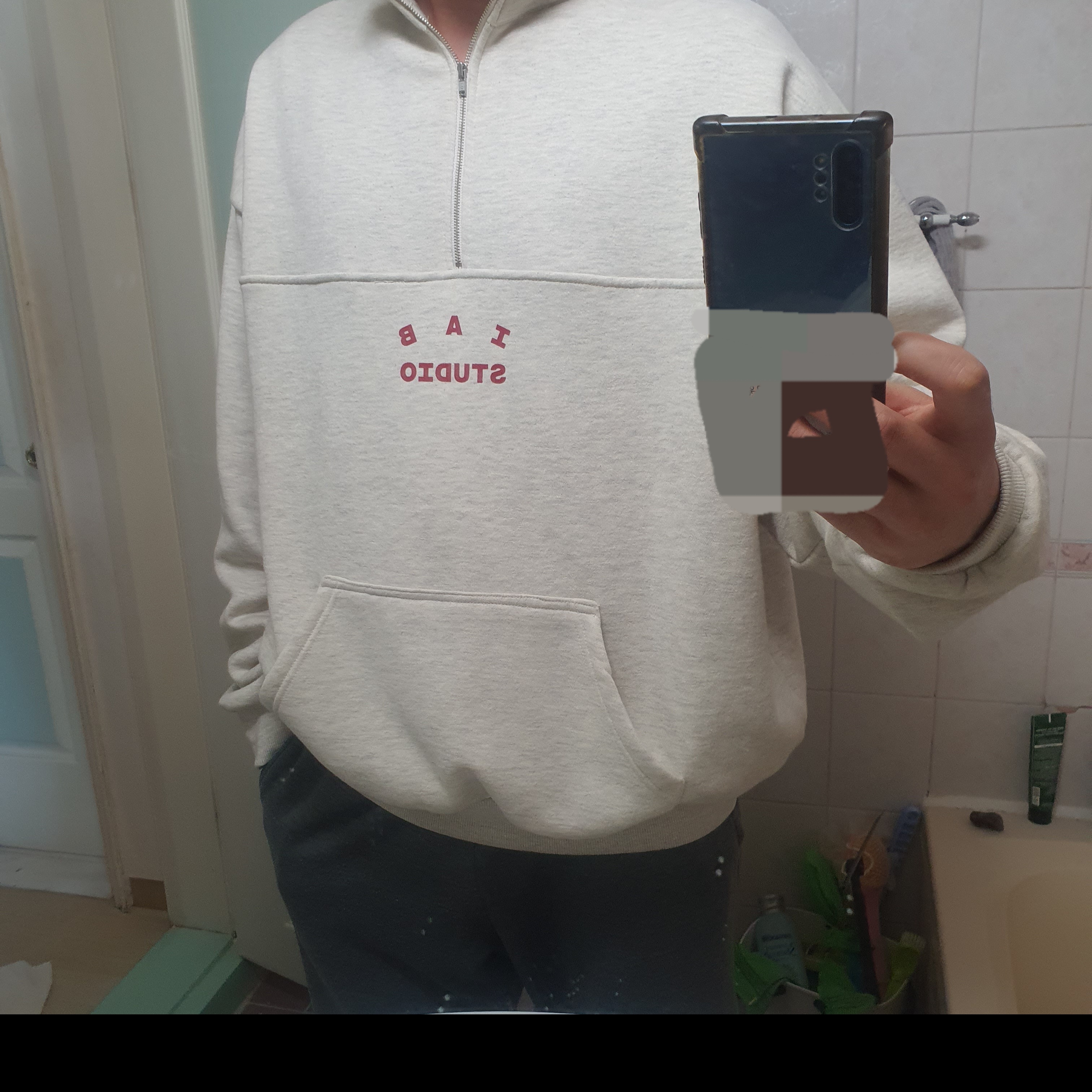 IAB Studio Half Zip-Up Oatmeal Burgundy 착용 스타일