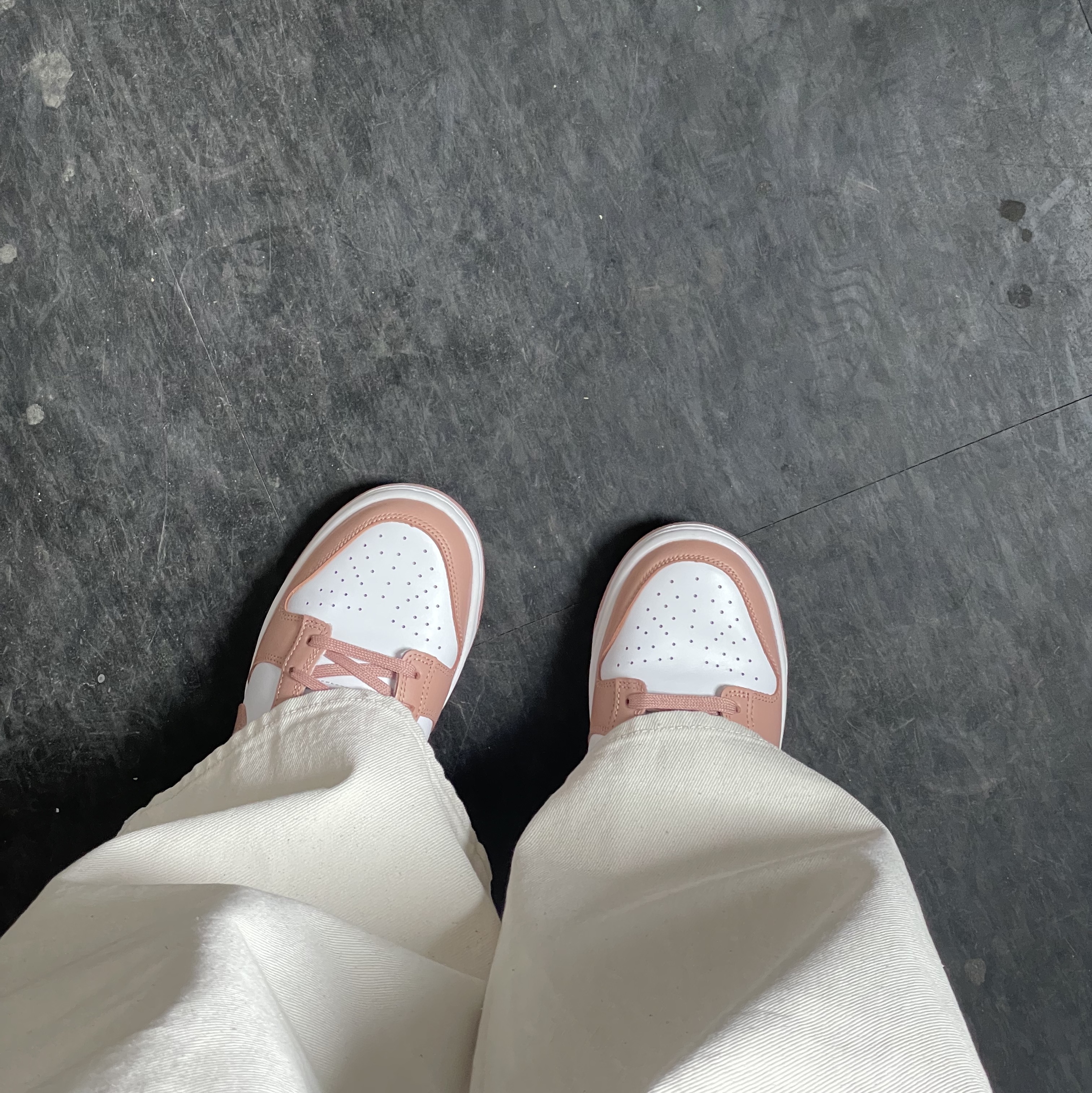 (W) Nike Dunk Low Rose Whisper 착용 스타일 - 1
