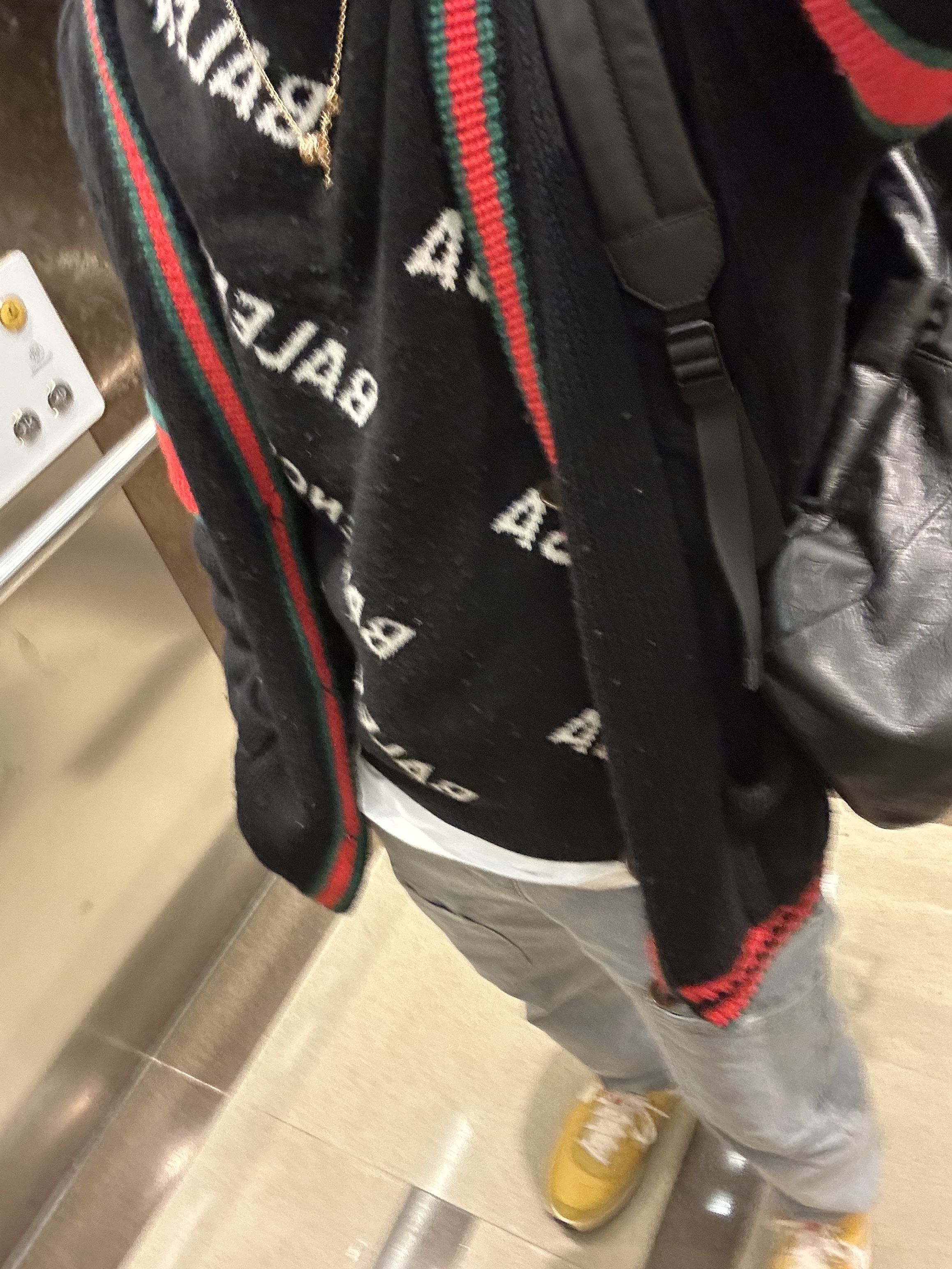 Balenciaga Allover Logo Crewneck Knit Black Blue, Gucci Wool Knit Cardigan Dark Blue 착용 스타일 - 1