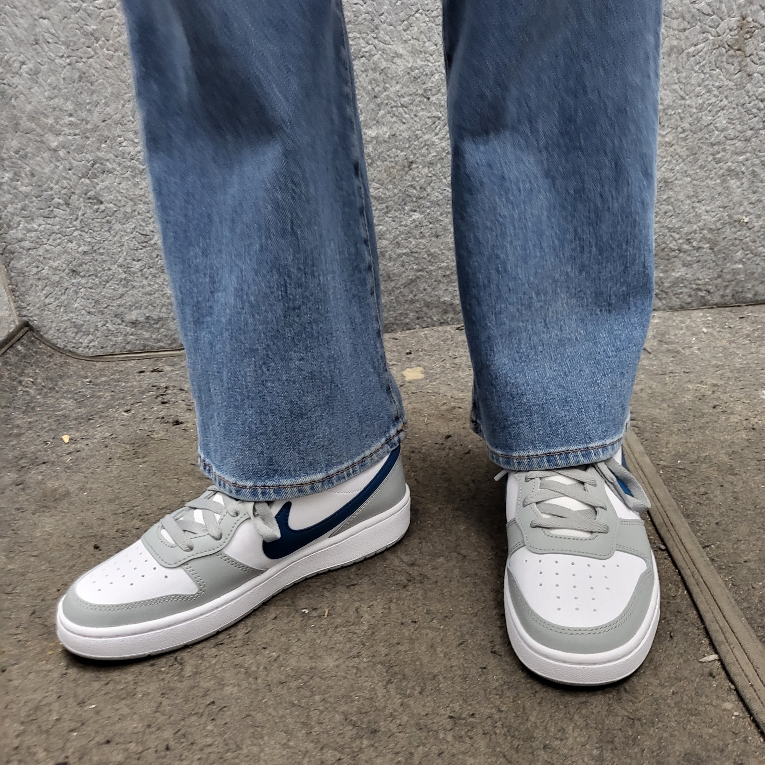 (GS) Nike Court Borough Low 2 Light Smoke Grey 착용 스타일