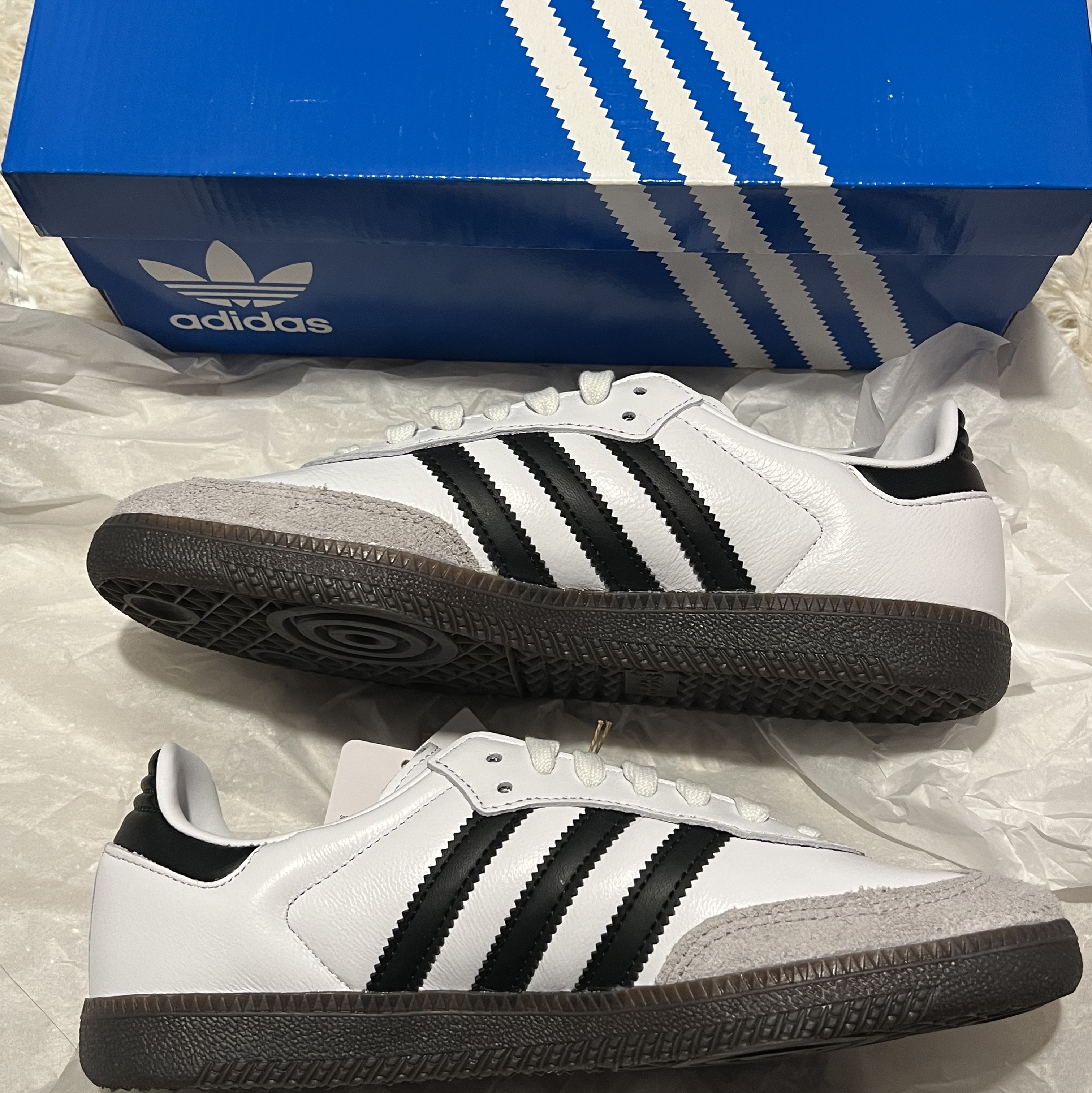 Adidas Samba OG Cloud White 착용 스타일 - 2